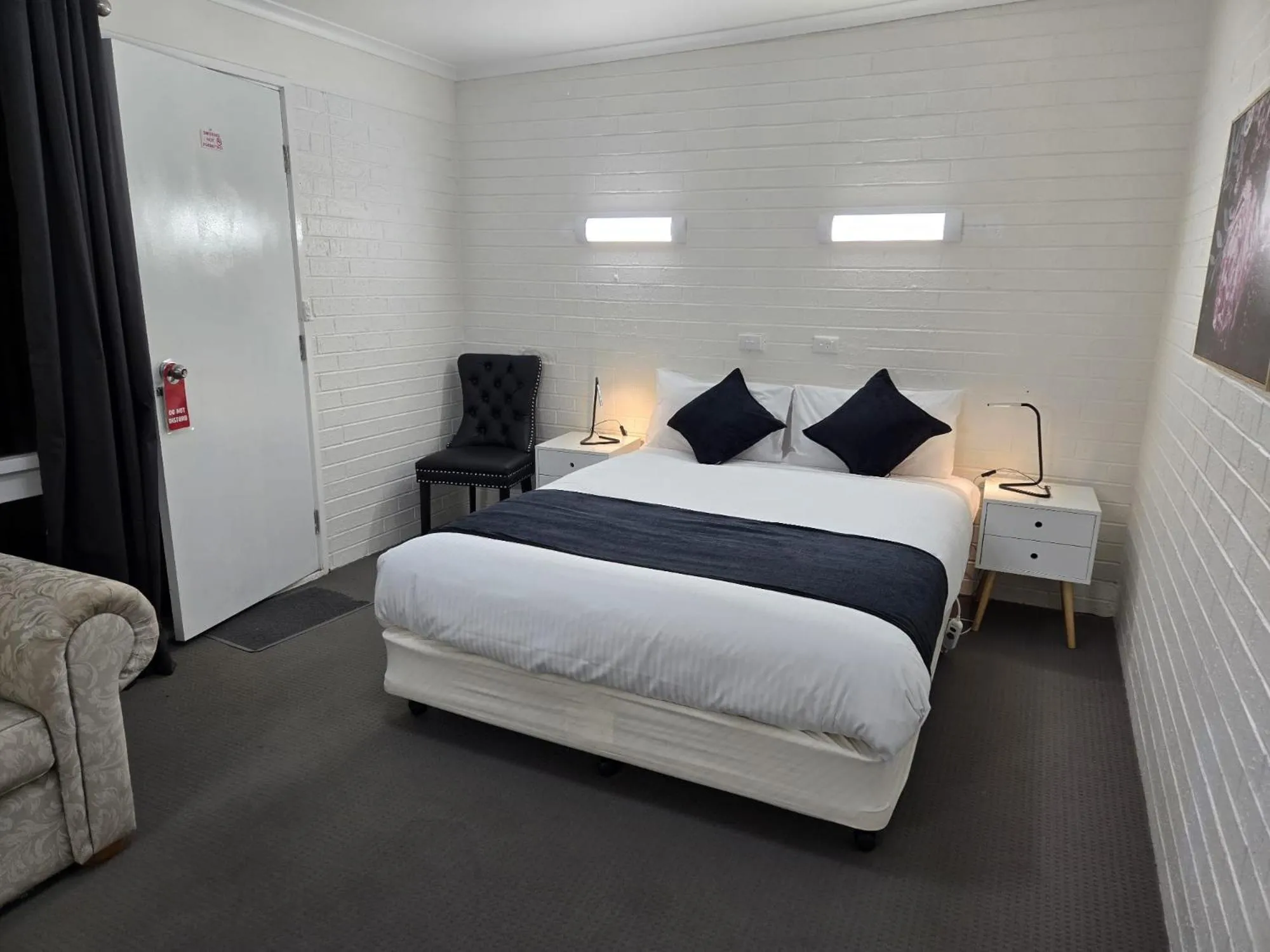 Bed in KooWeeRup Motel