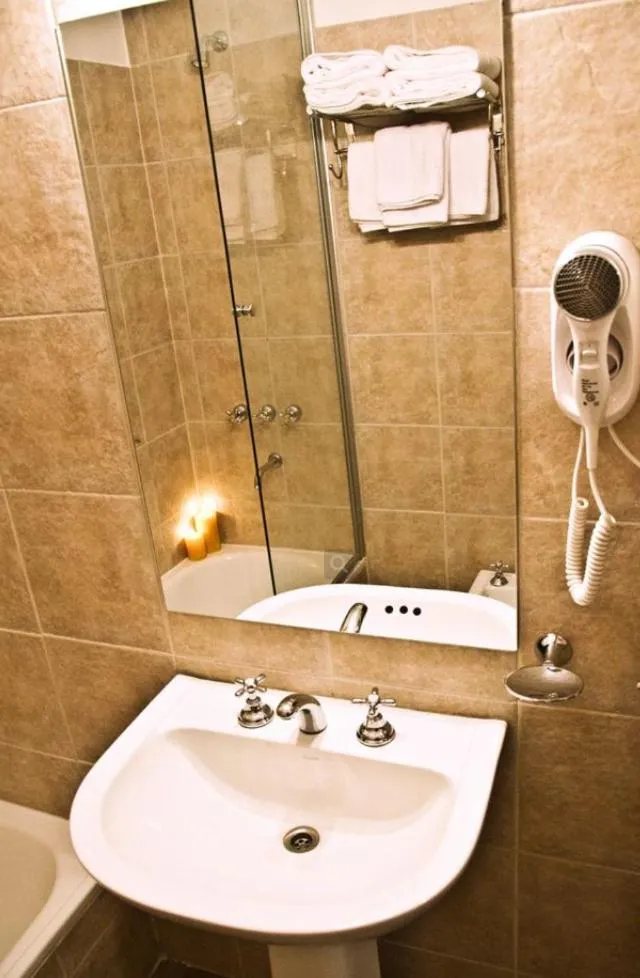 Bathroom in Hotel Comercio