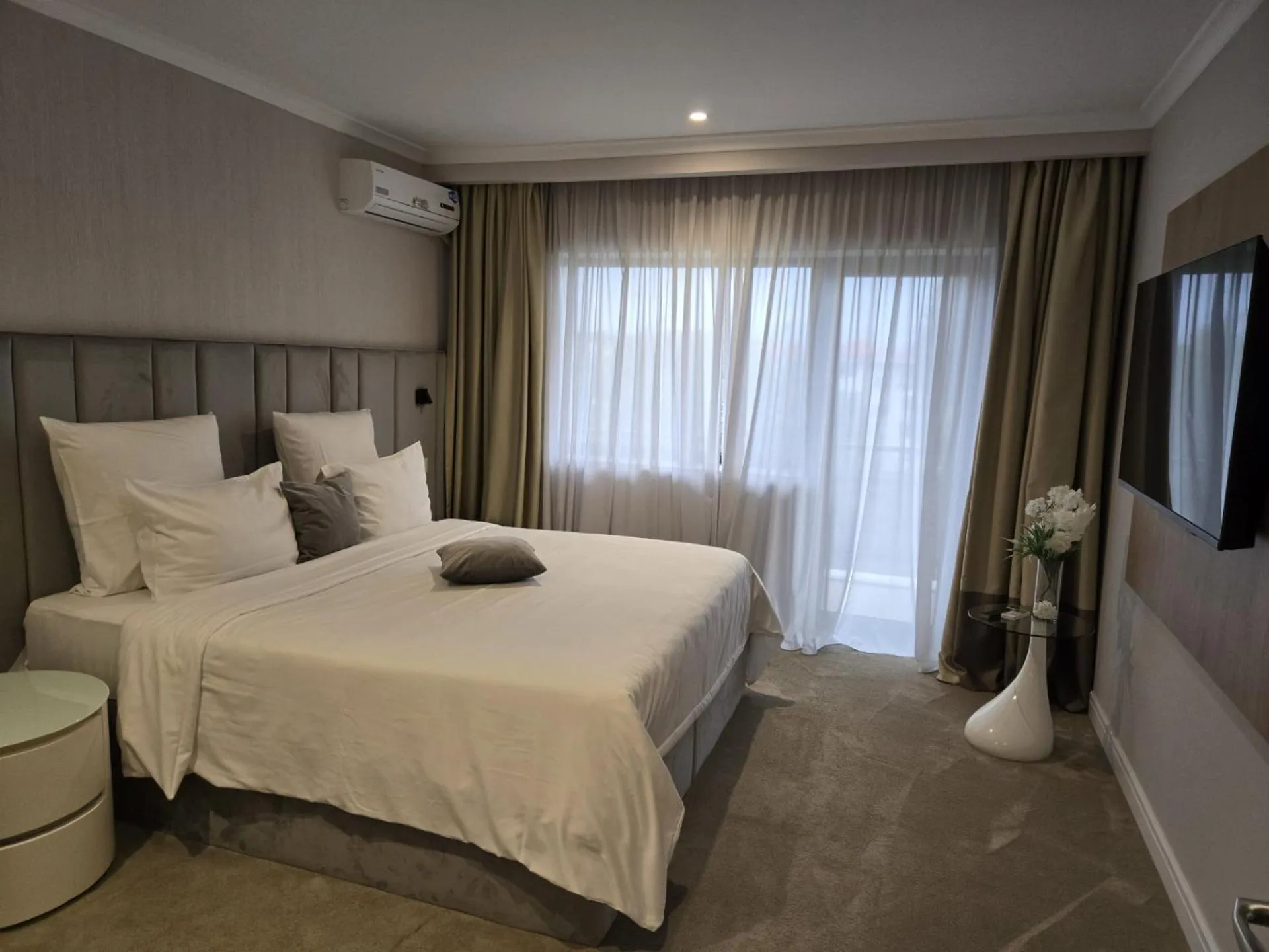 Bedroom, Bed in Hotel Dumbrava