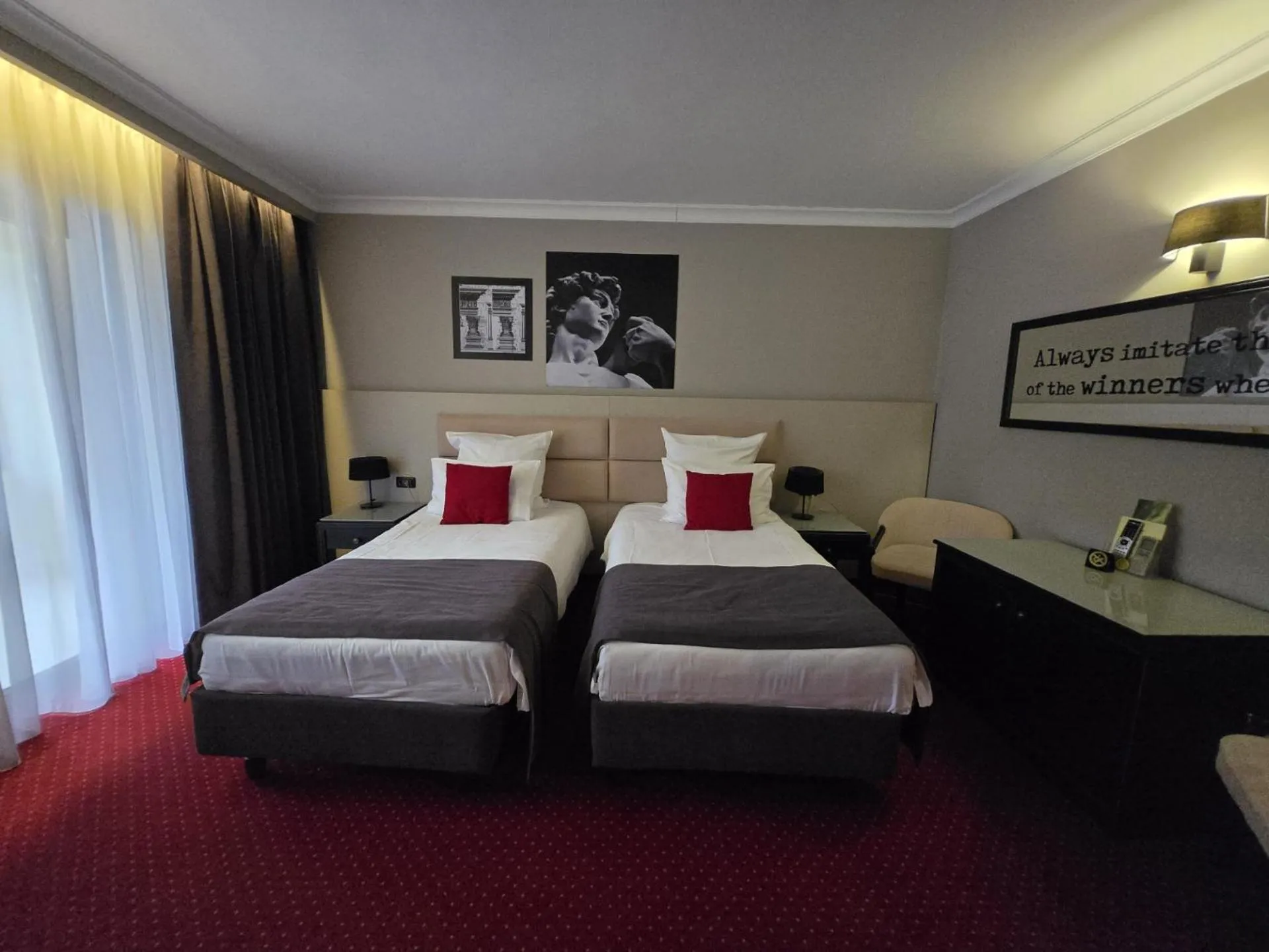 Bedroom, Bed in Hotel Dumbrava