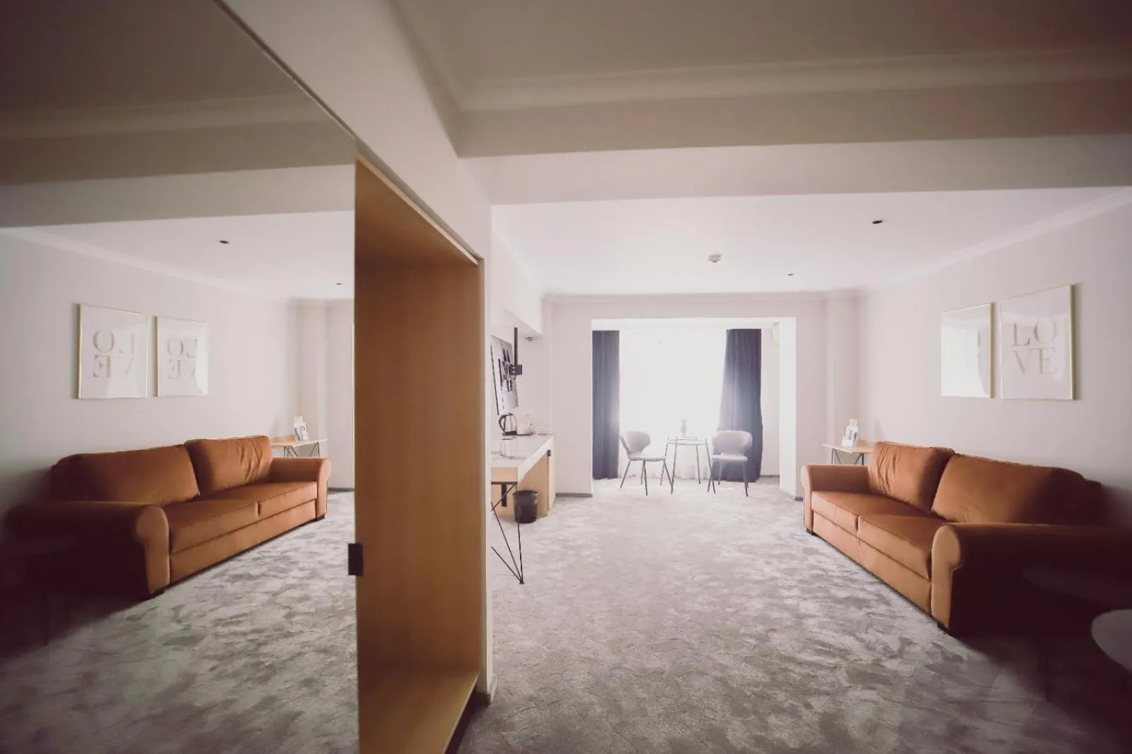 Property building, Bed in Hotel Dumbrava