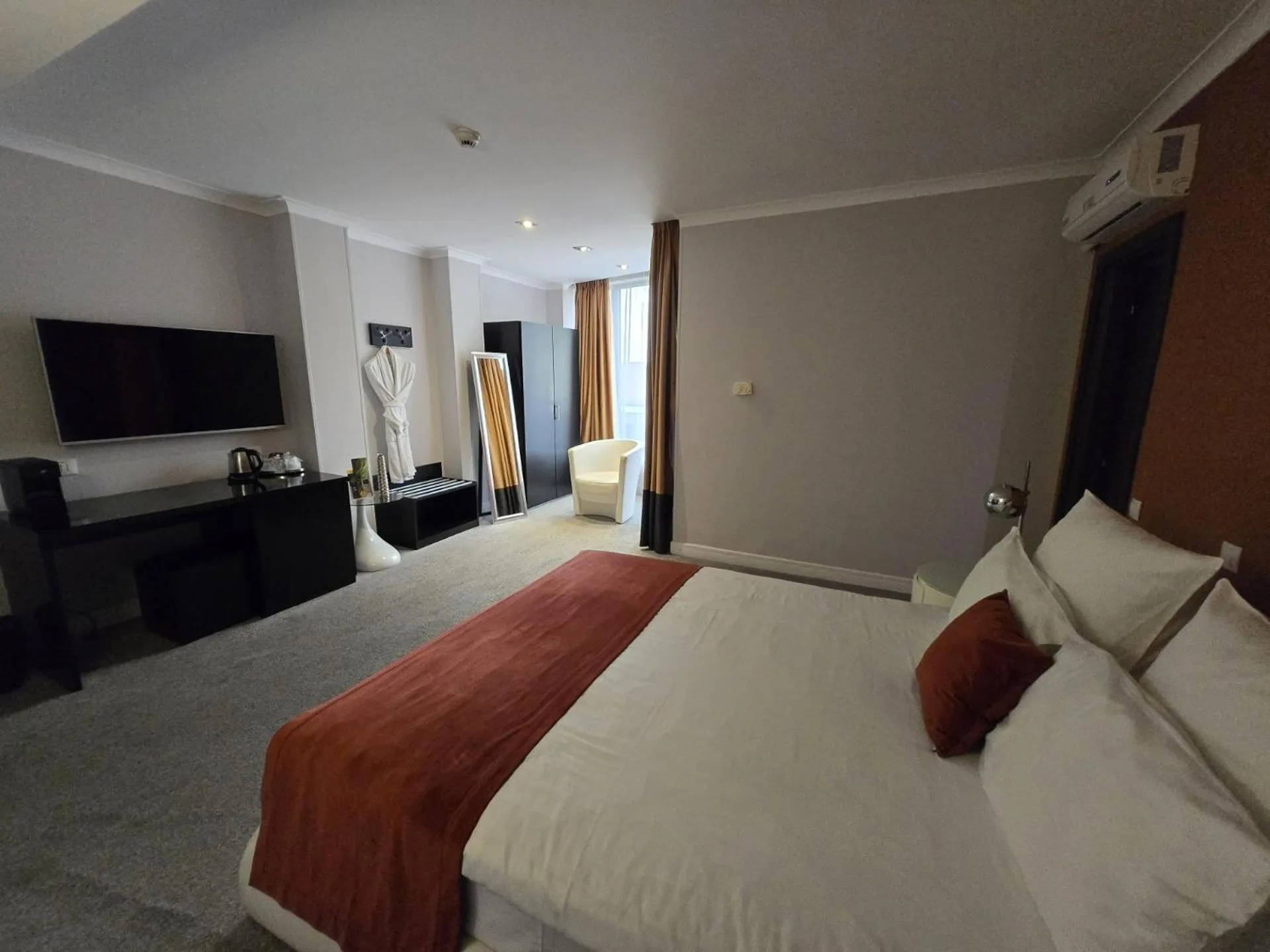 Photo of the whole room, Bed in Hotel Dumbrava