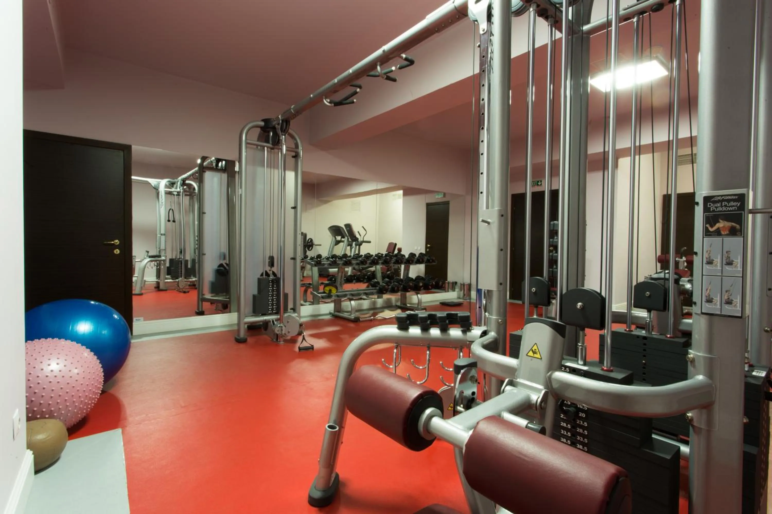 Fitness centre/facilities in Hotel Dumbrava