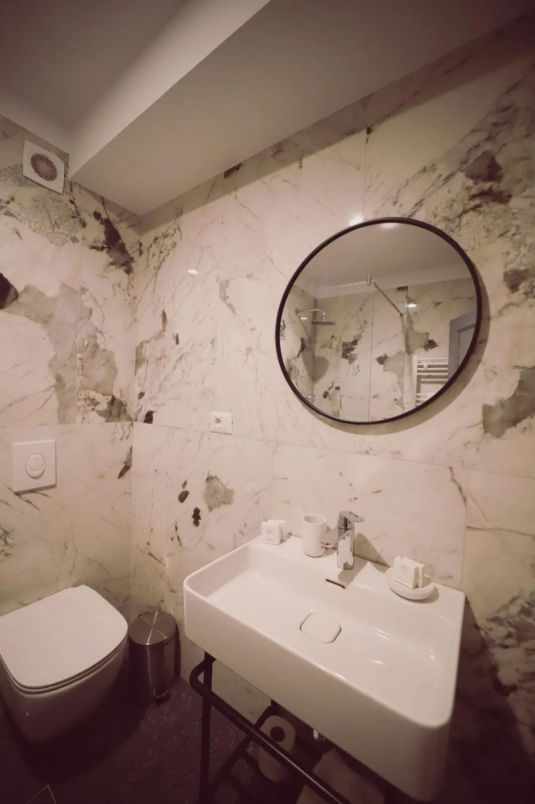 Bathroom in Hotel Dumbrava