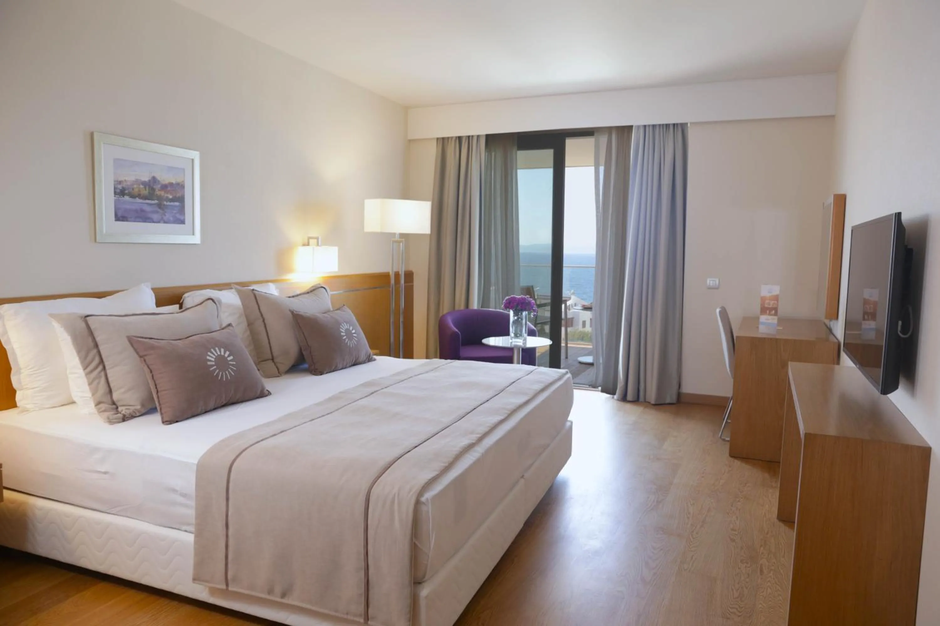 Photo of the whole room, Bed in ON'LIVE HOTEL