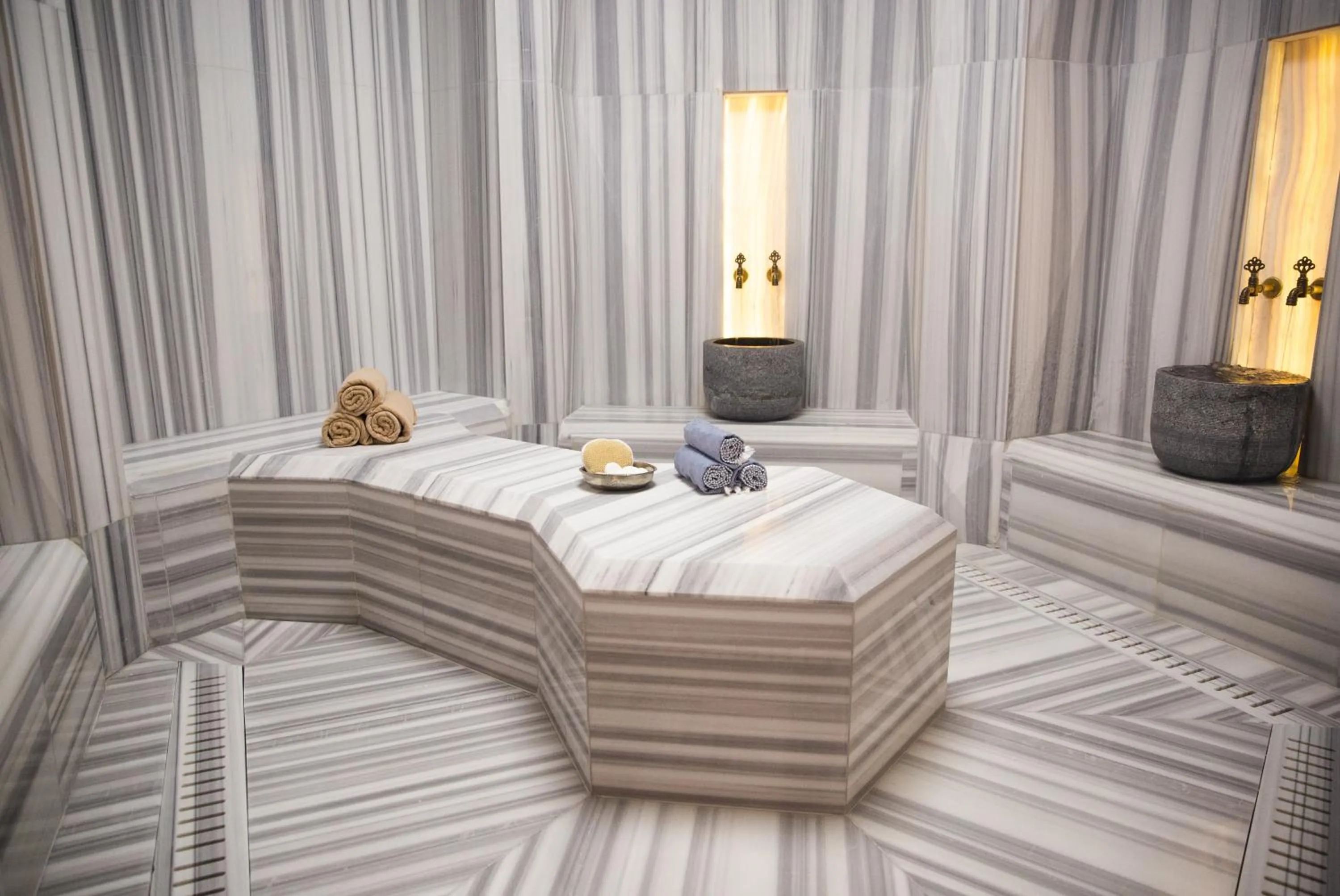 Massage, Bed in ON'LIVE HOTEL