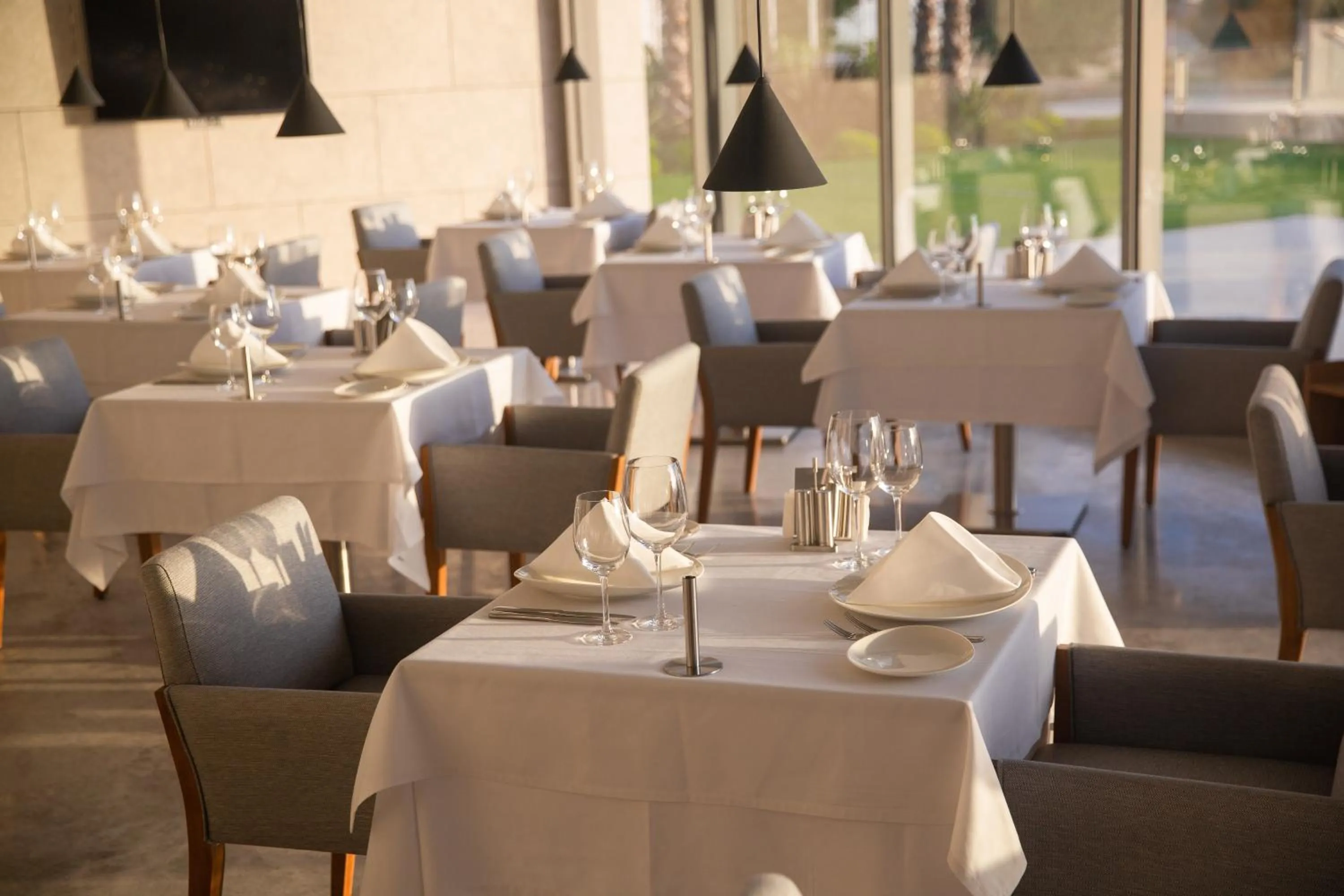 Restaurant/places to eat in ON'LIVE HOTEL