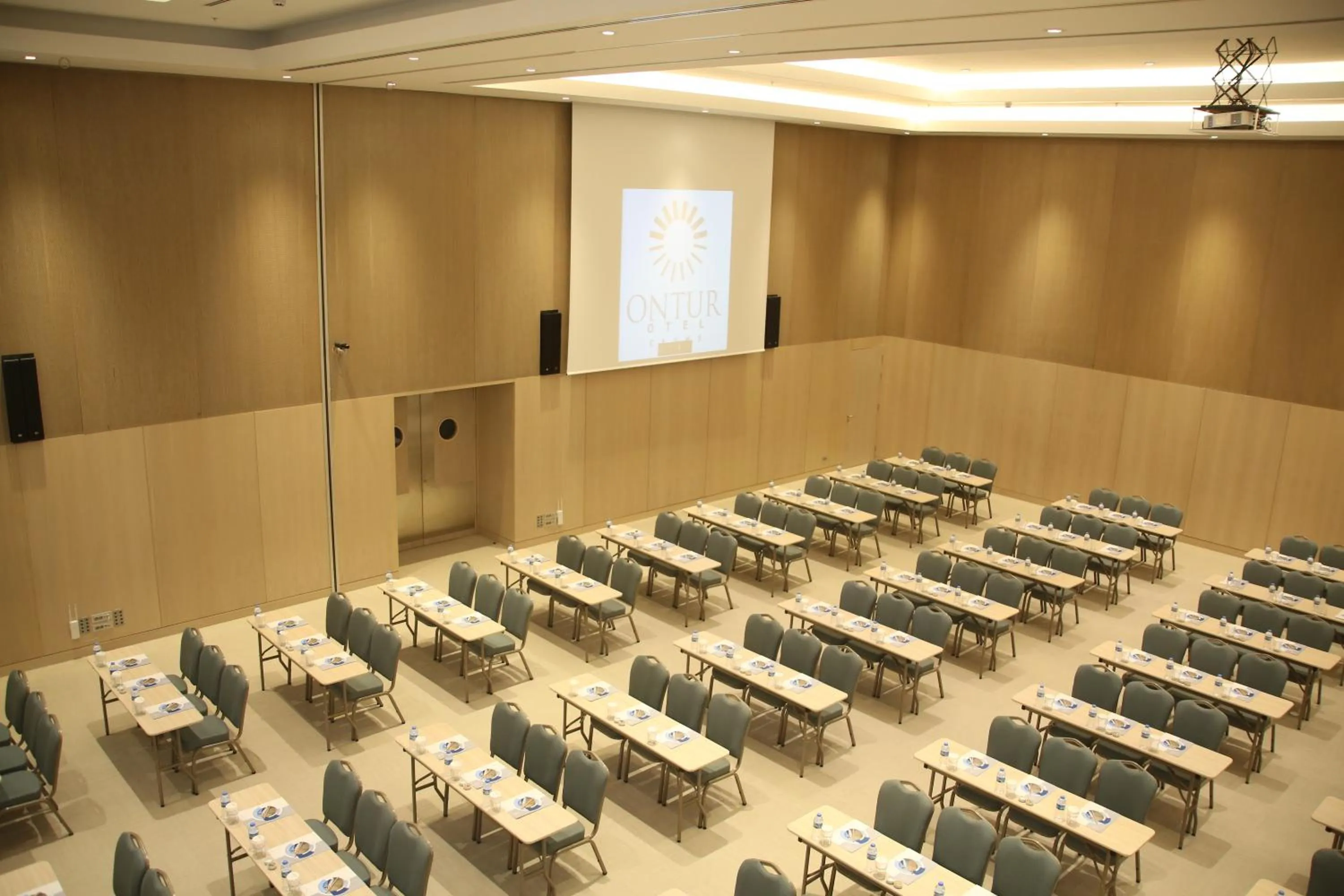 Business facilities in ON'LIVE HOTEL