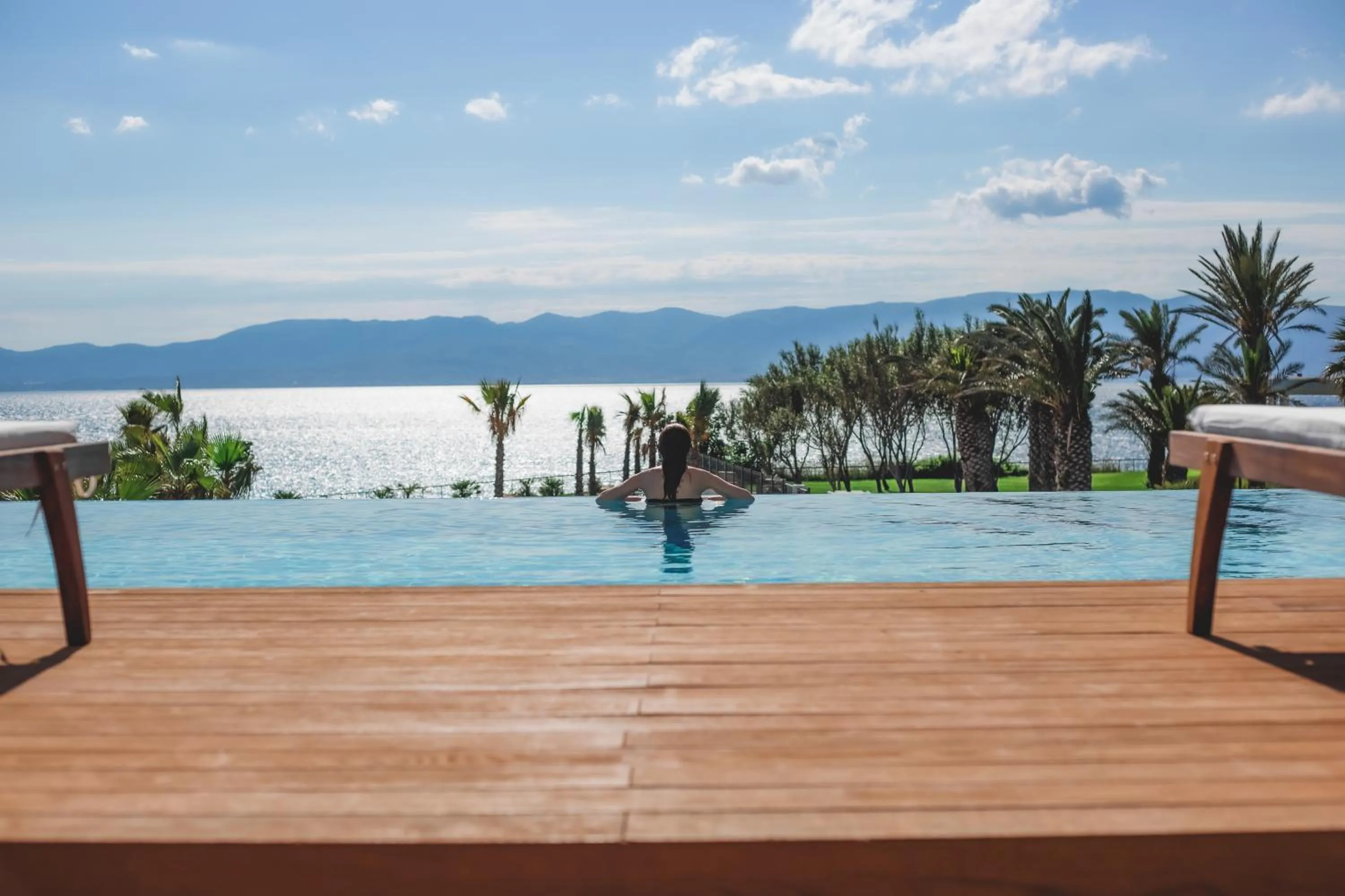 Swimming pool in ON'LIVE HOTEL