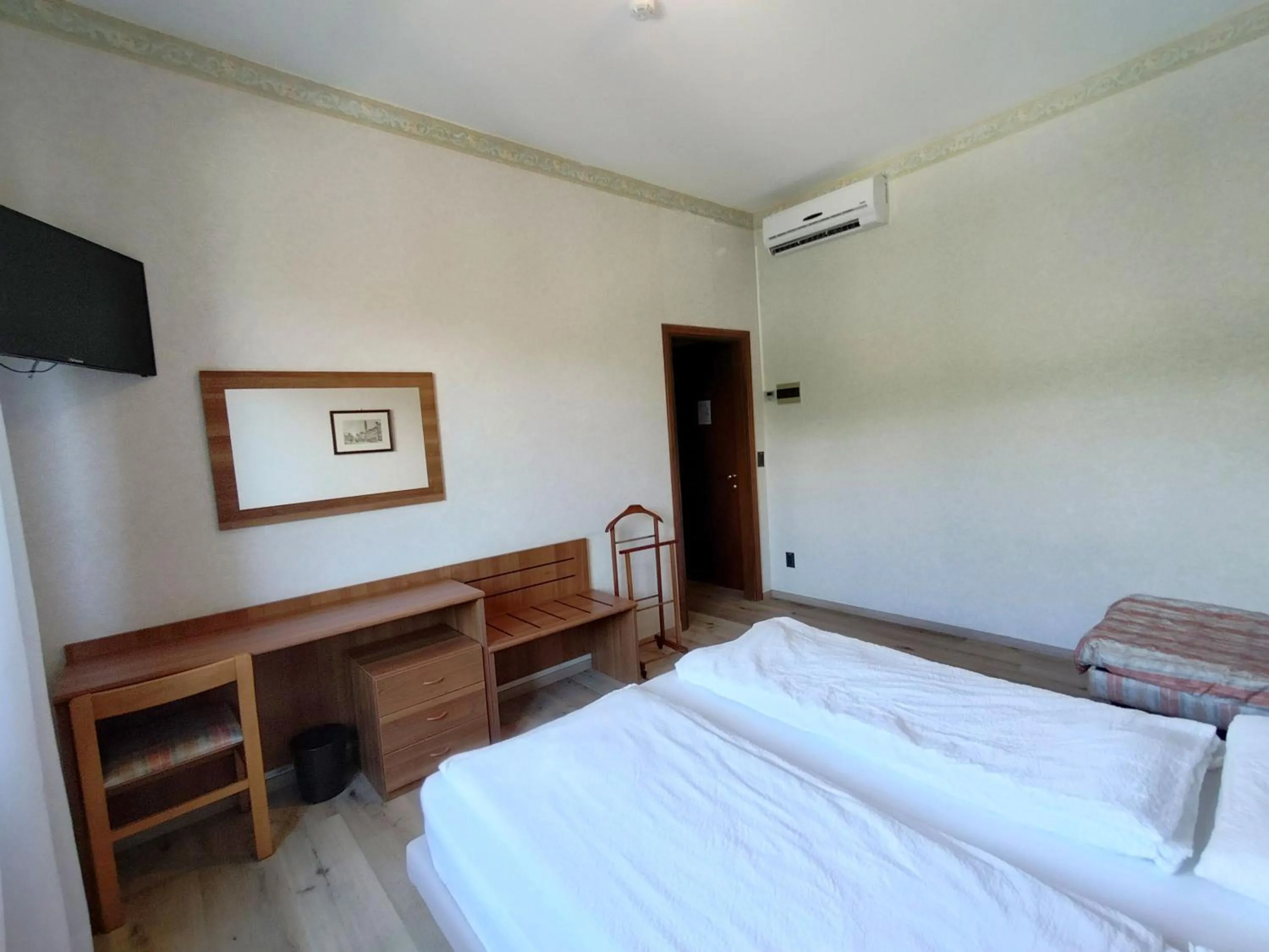 TV and multimedia, Bed in Hotel S.Maria