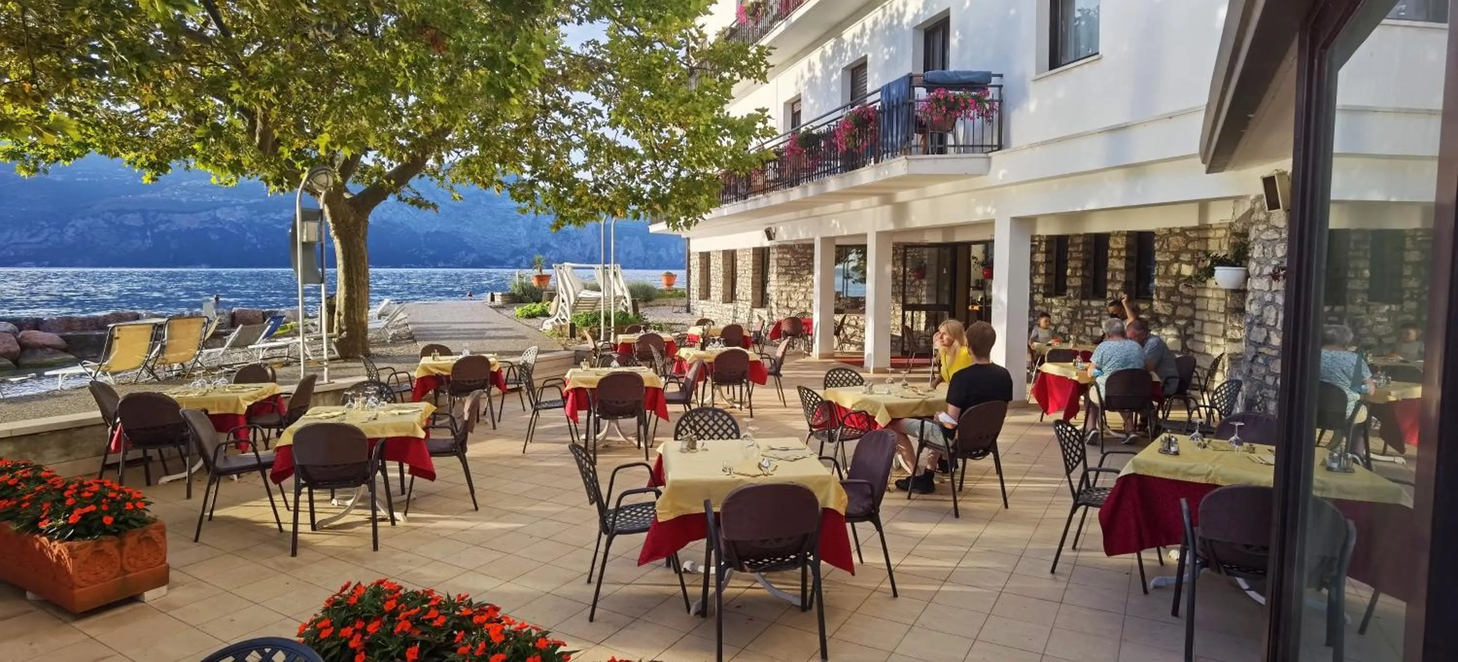 Restaurant/places to eat in Hotel S.Maria