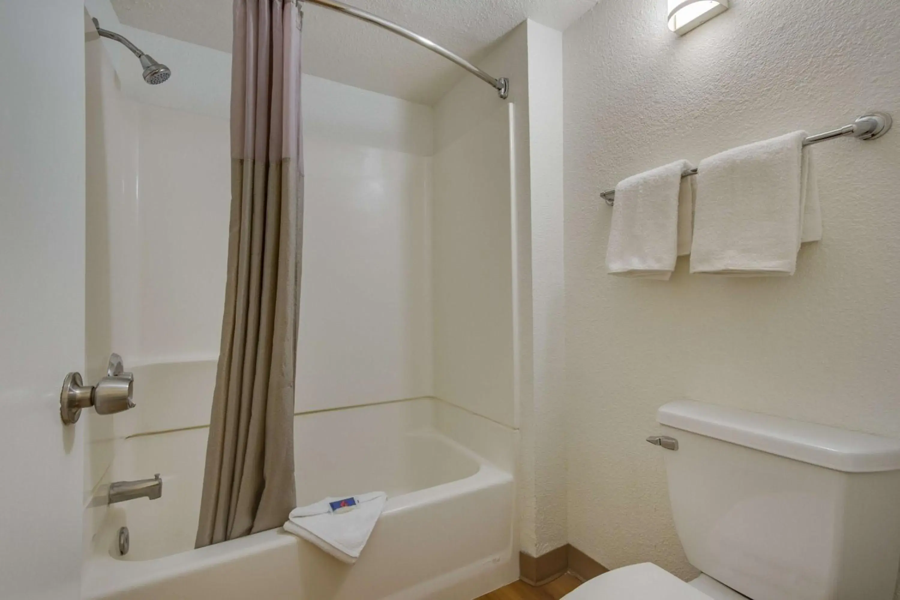 Bedroom in Motel 6-Tempe, AZ - Broadway - ASU Bedroom in Motel 6-Tempe, AZ - Broadway - ASU