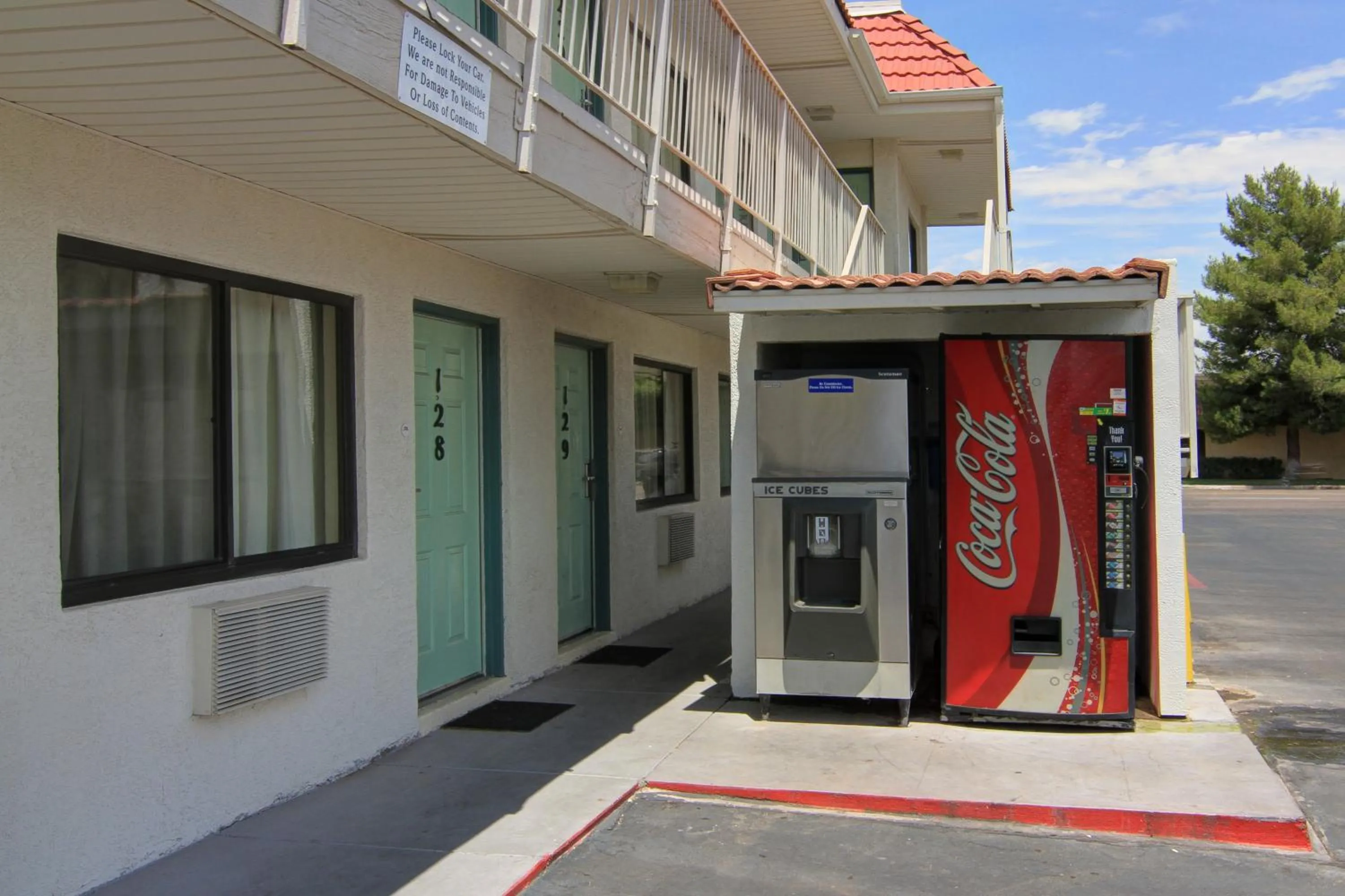 Property building in Motel 6-Tempe, AZ - Broadway - ASU