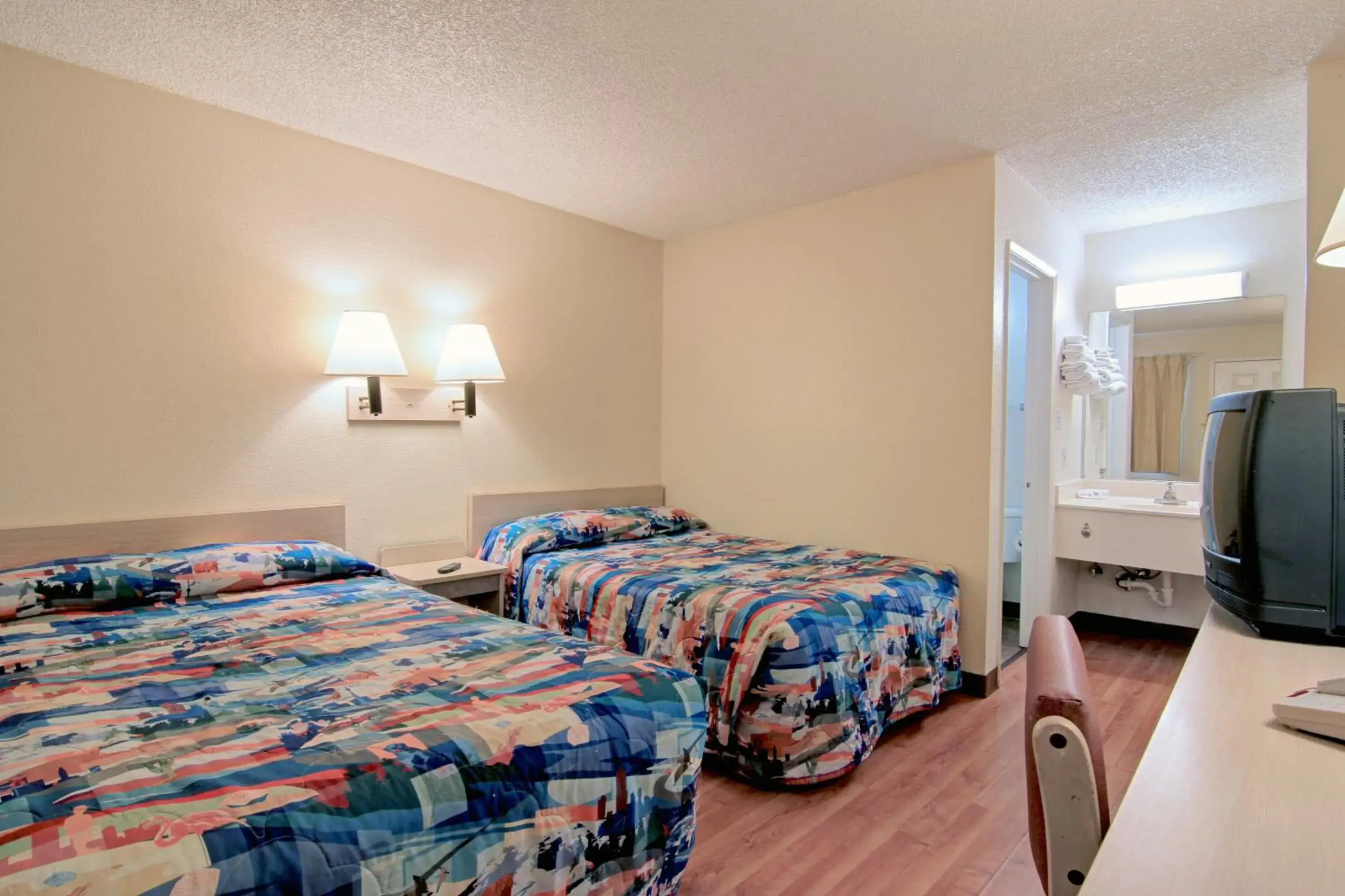 Photo of the whole room, Bed in Motel 6-Tempe, AZ - Broadway - ASU