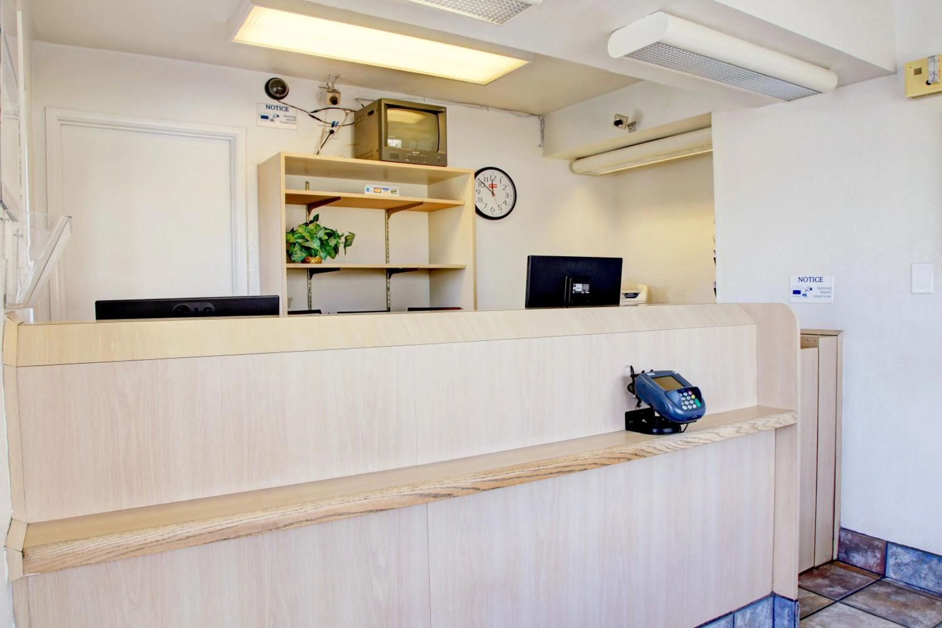 Lobby or reception in Motel 6-Tempe, AZ - Broadway - ASU