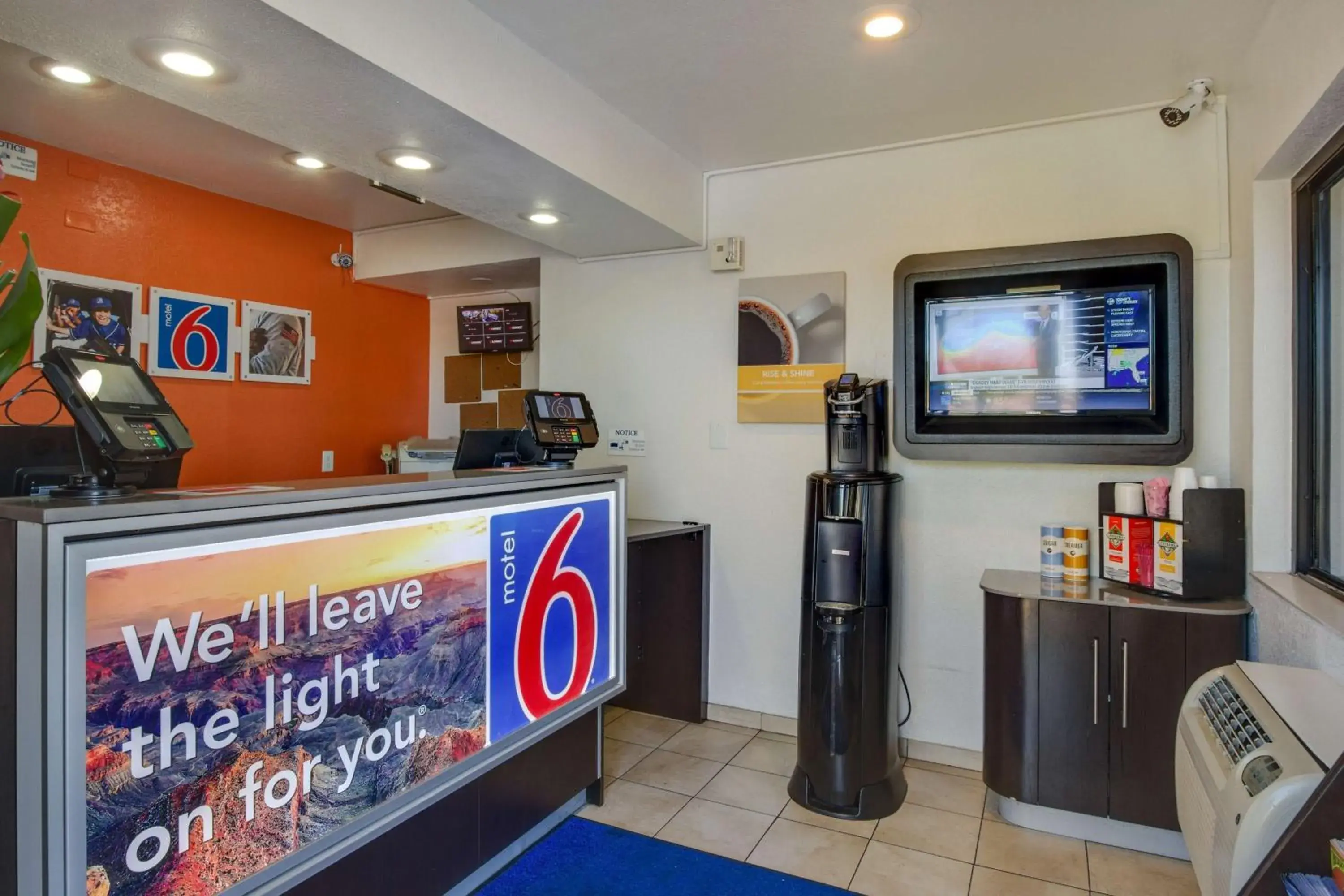 Lobby or reception in Motel 6-Tempe, AZ - Broadway - ASU Lobby or reception in Motel 6-Tempe, AZ - Broadway - ASU