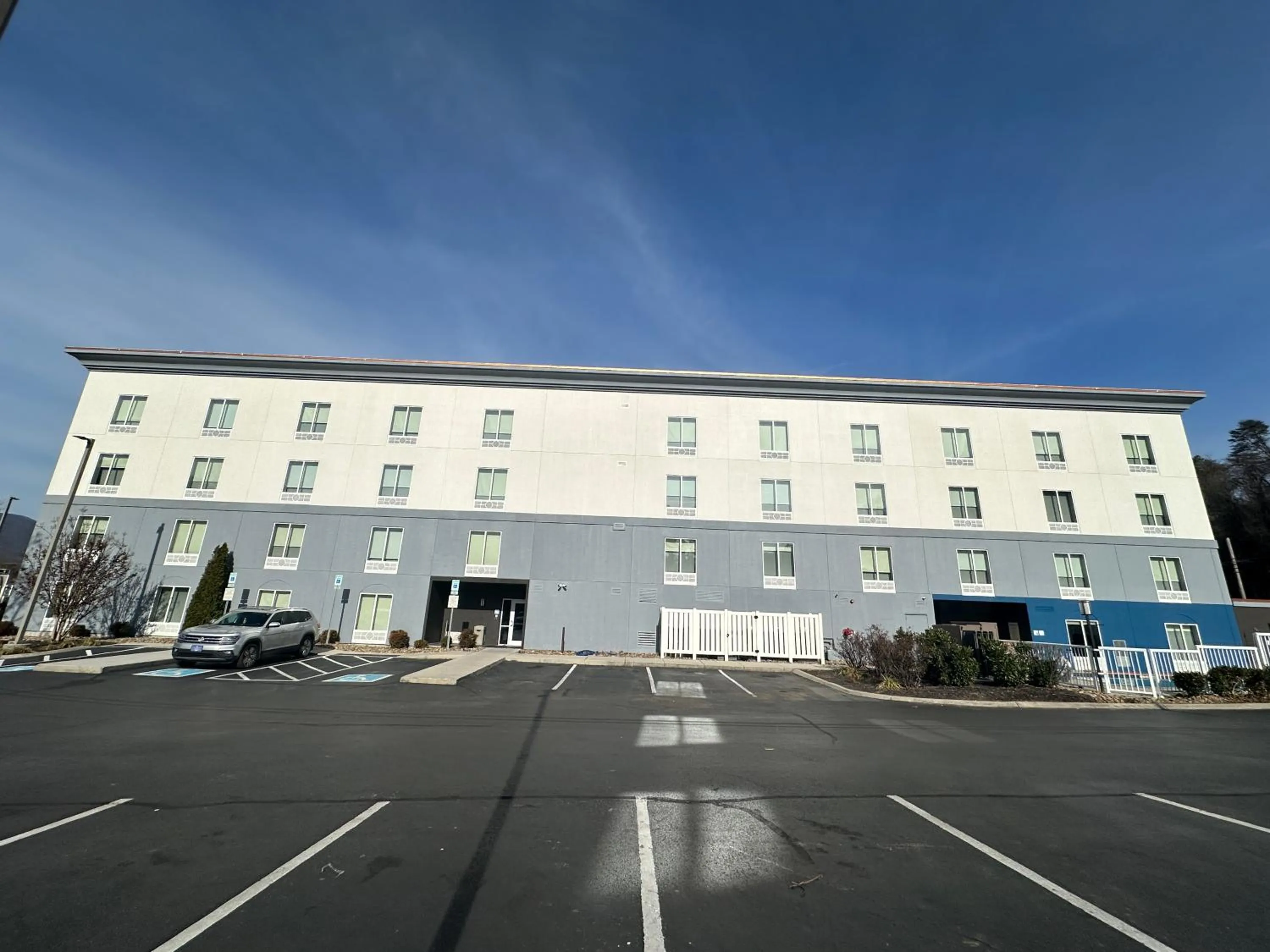 Holiday Inn Express & Suites Caryville by IHG