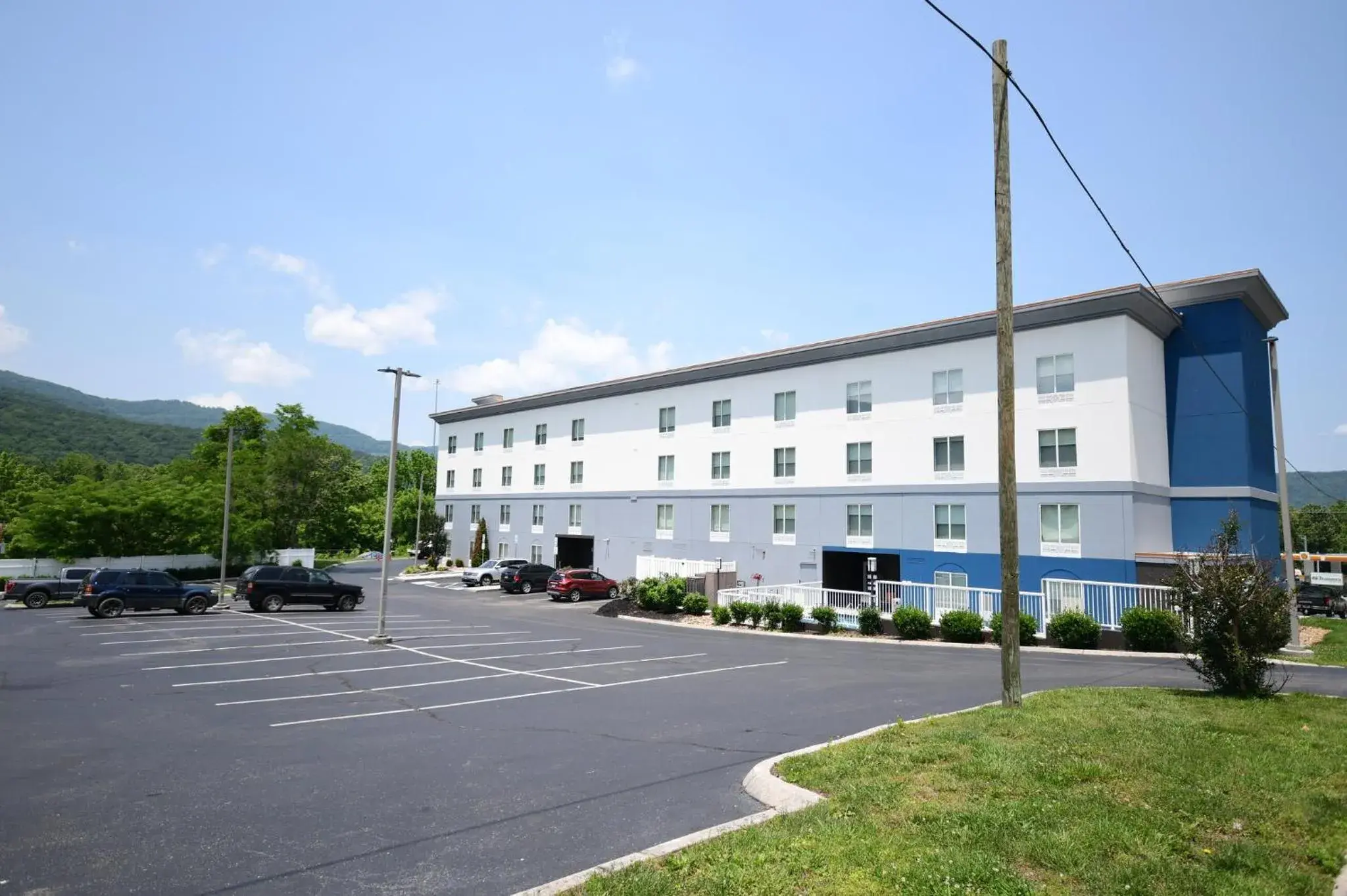 Property building in Holiday Inn Express & Suites Caryville by IHG Property building in Holiday Inn Express & Suites Caryville by IHG