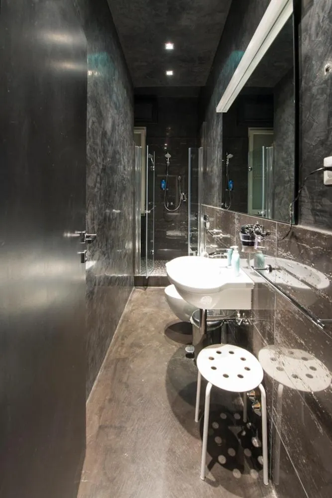 Bathroom in B&B Lounge