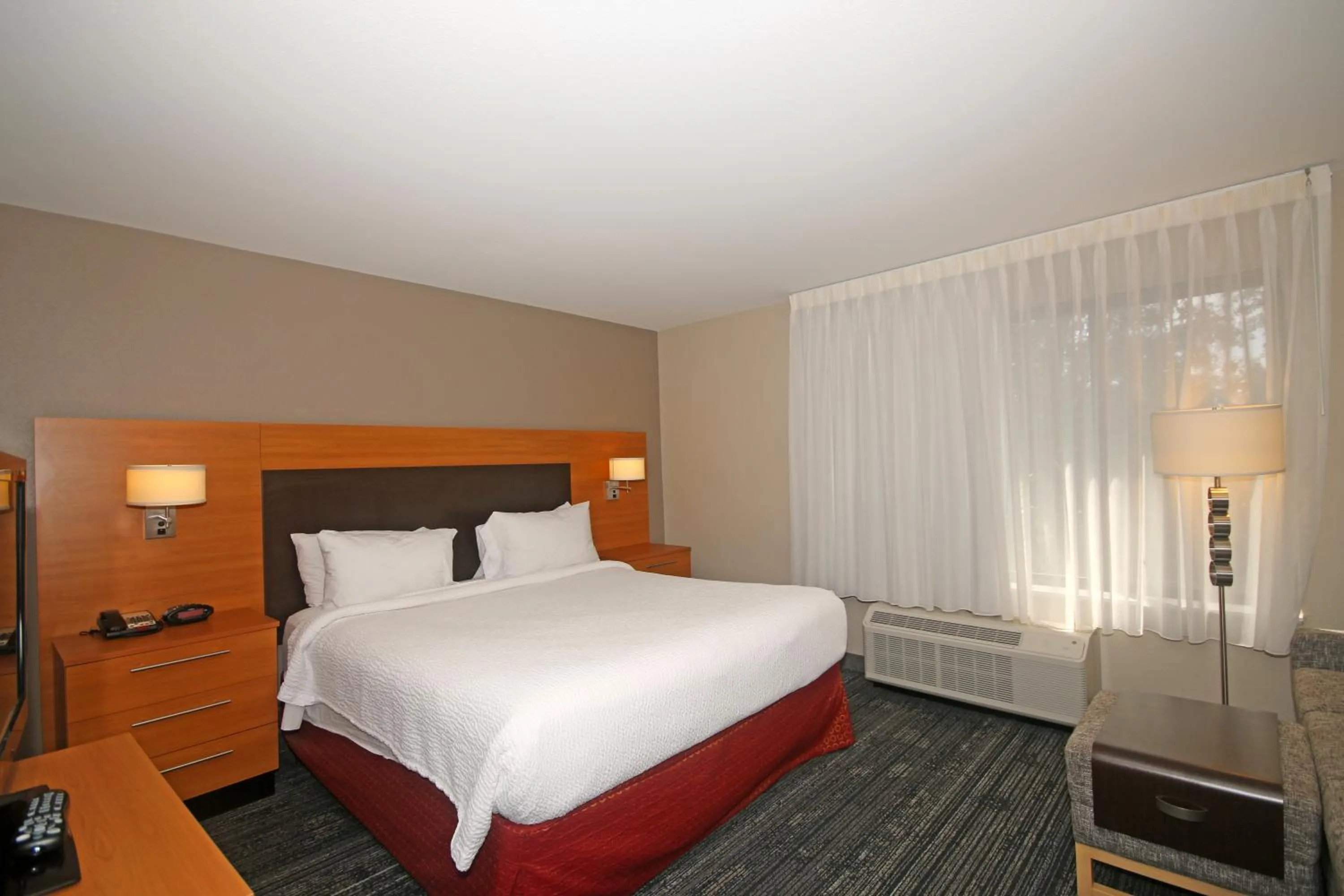 Bed in TownePlace Suites by Marriott Aiken Whiskey Road