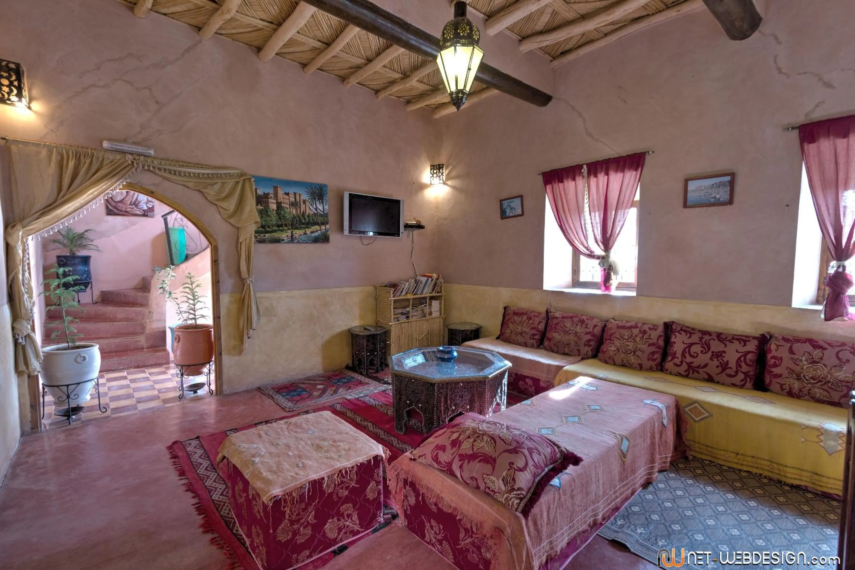 Restaurant/places to eat, Bed in Kasbah Ounila