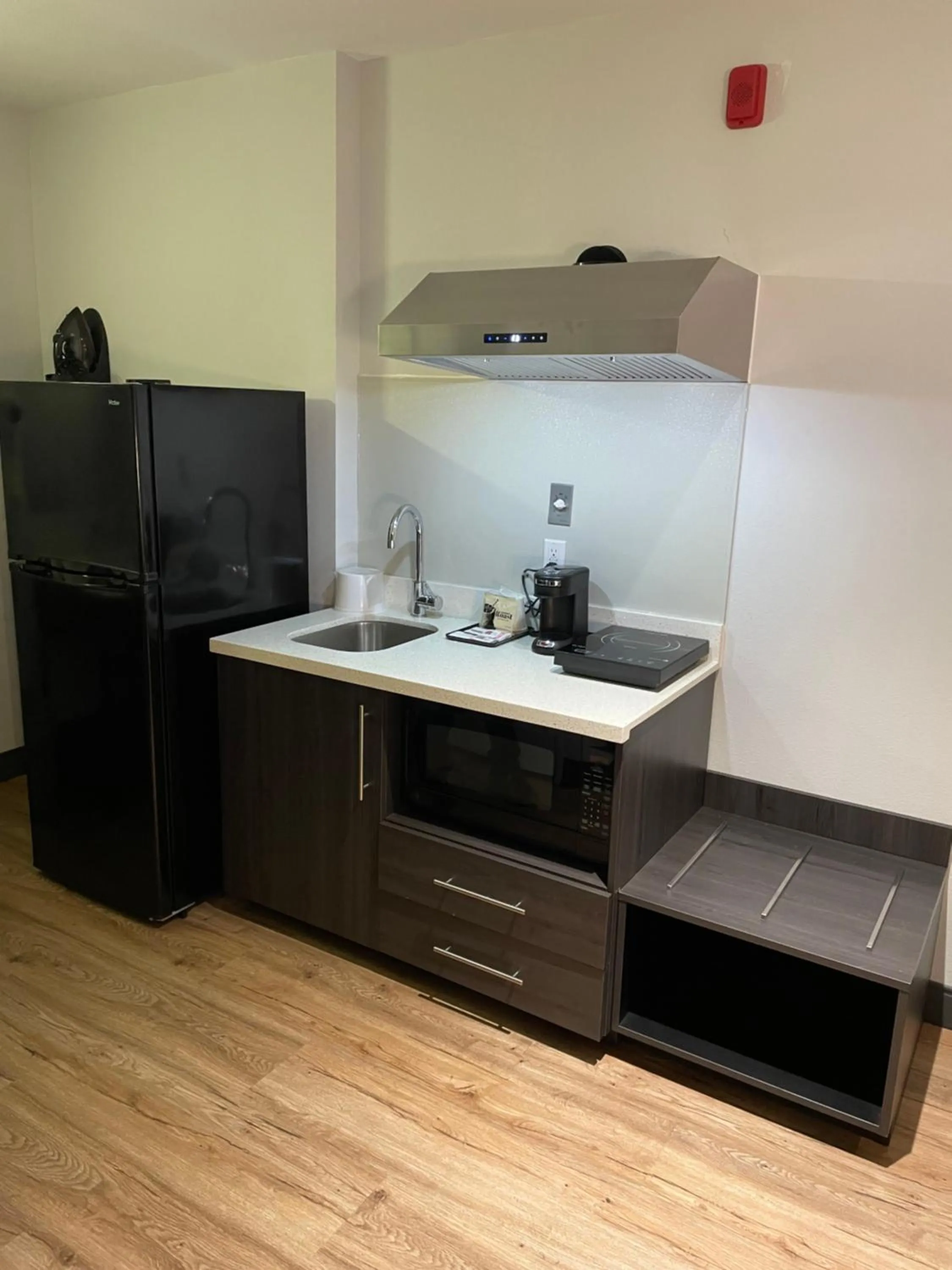 Studio 6 Suites Stockton, CA Waterfront