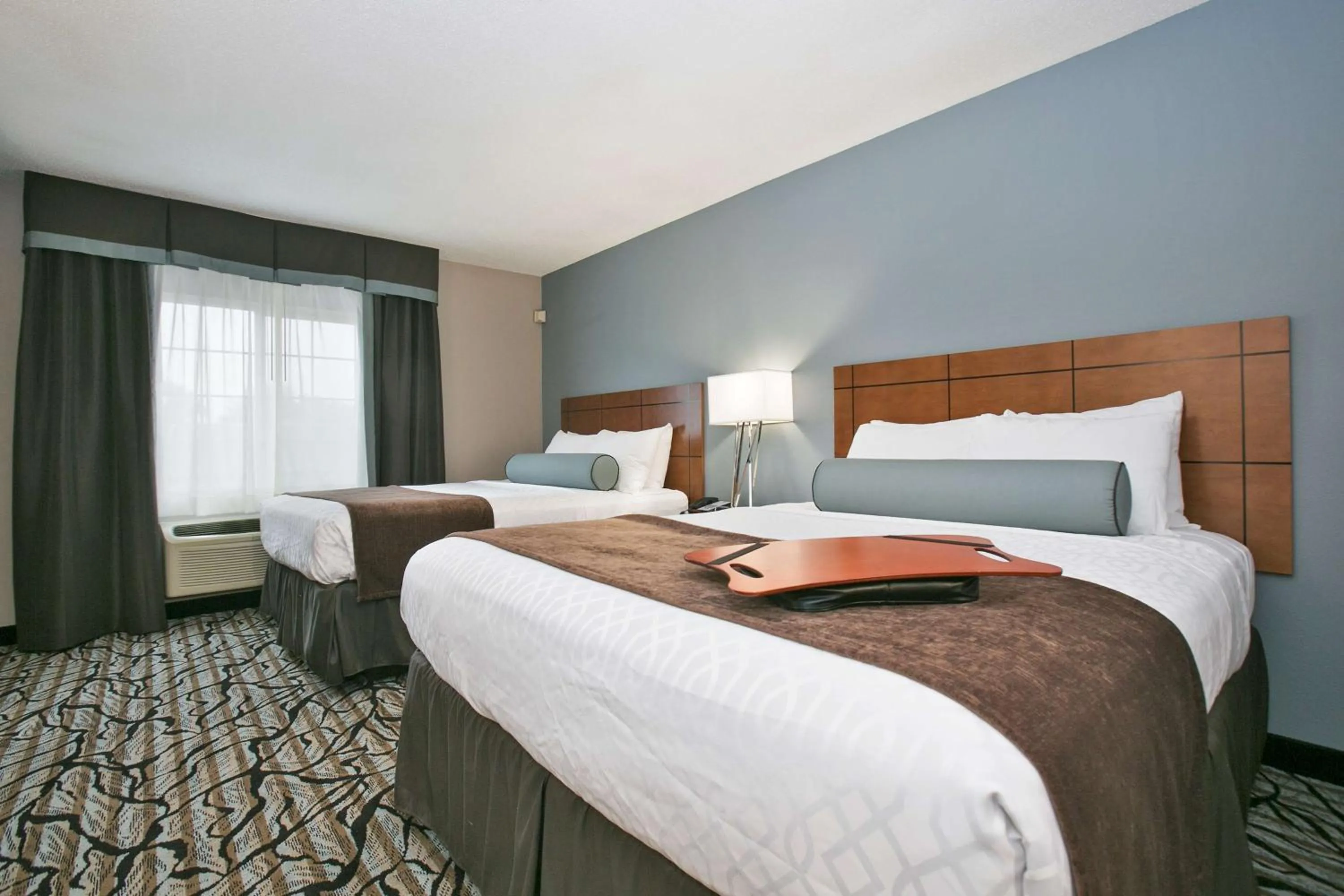 Photo of the whole room, Bed in Best Western Plus Blaine at the National Sports Center