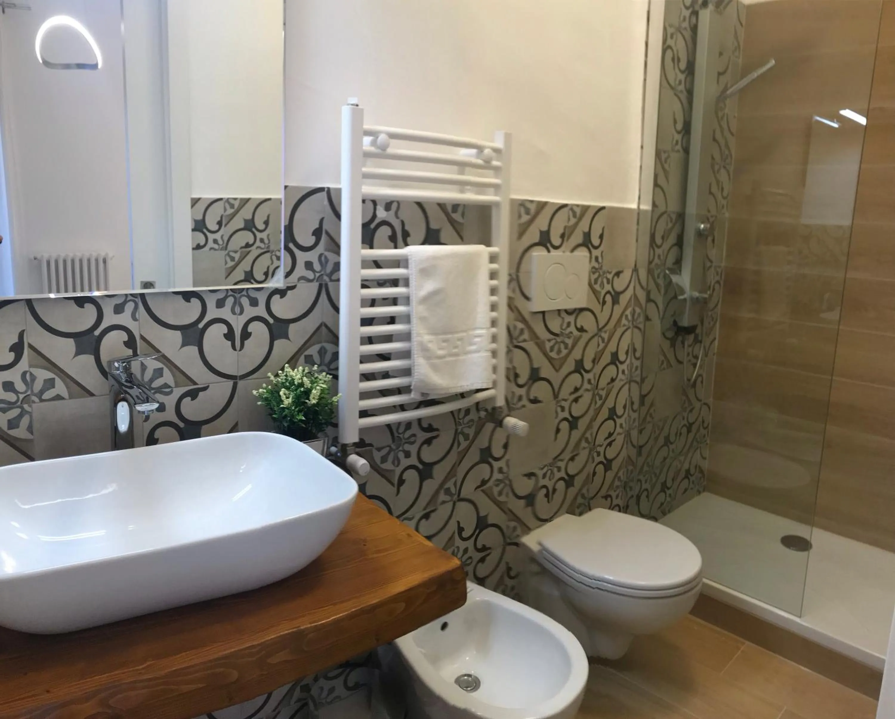 Shower in B&B Home Sweet Home - Affitti Brevi Italia