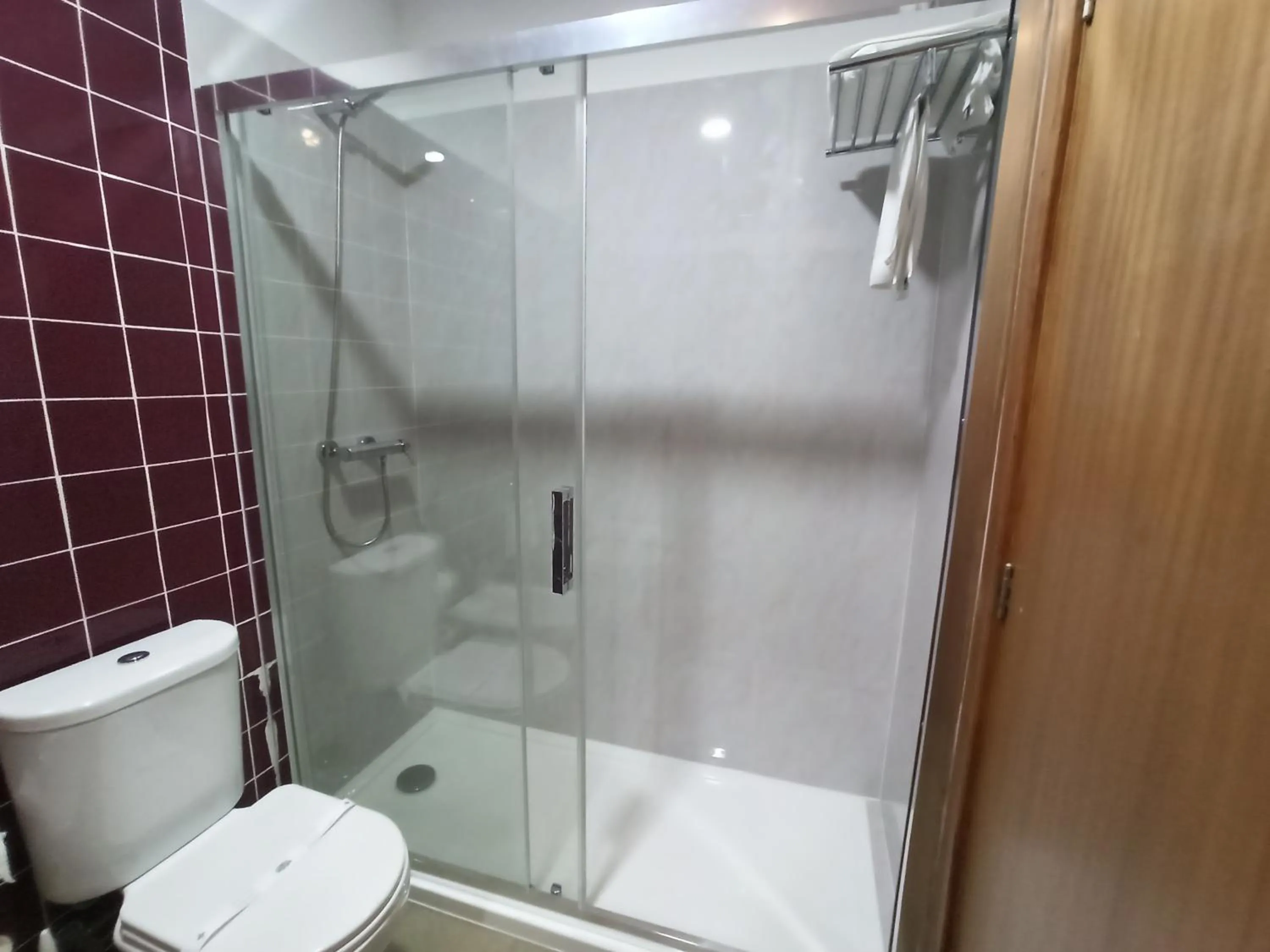 Shower in Hotel Vila Luena