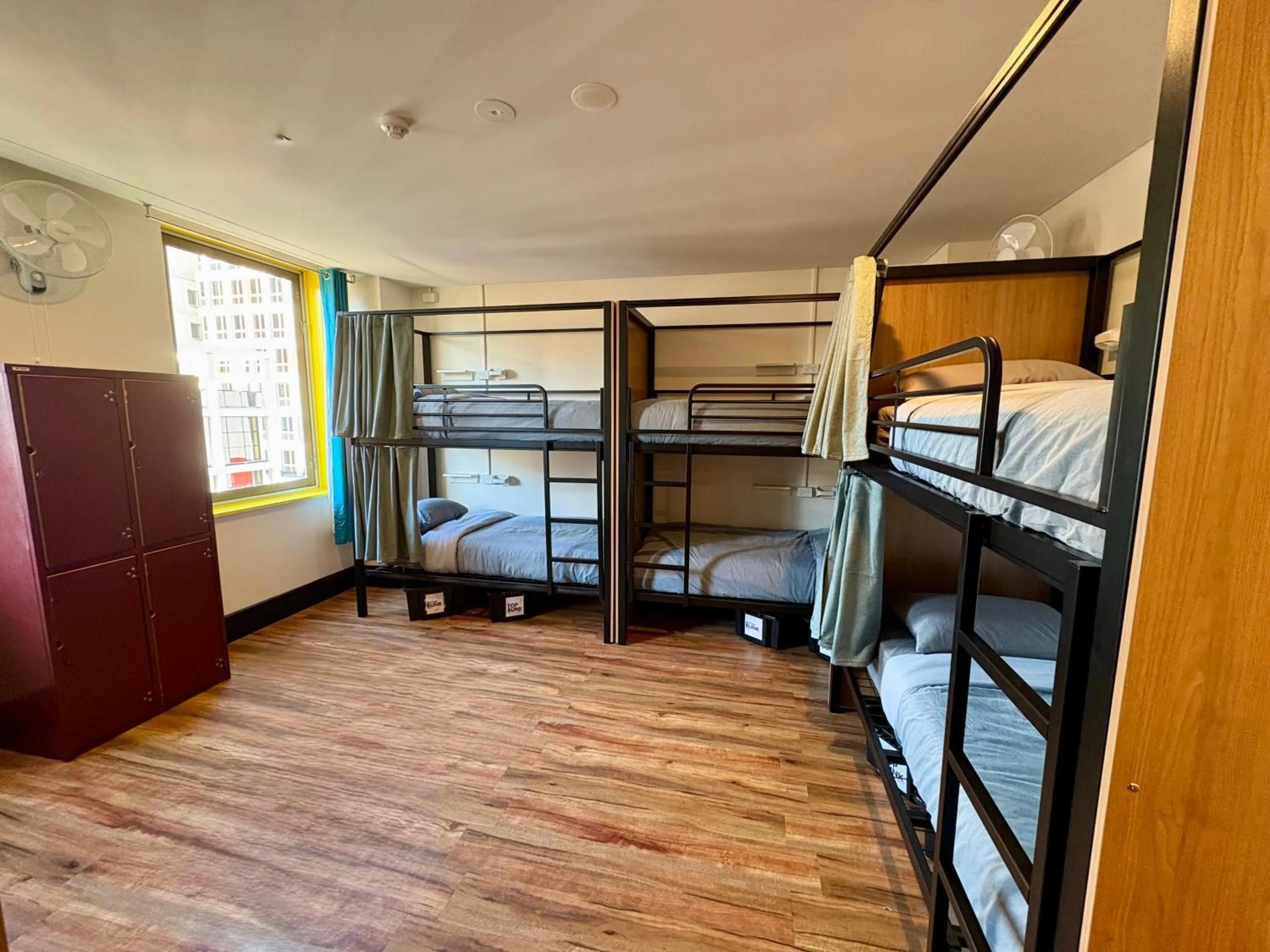 Photo of the whole room, Bed in Flinders Backpackers