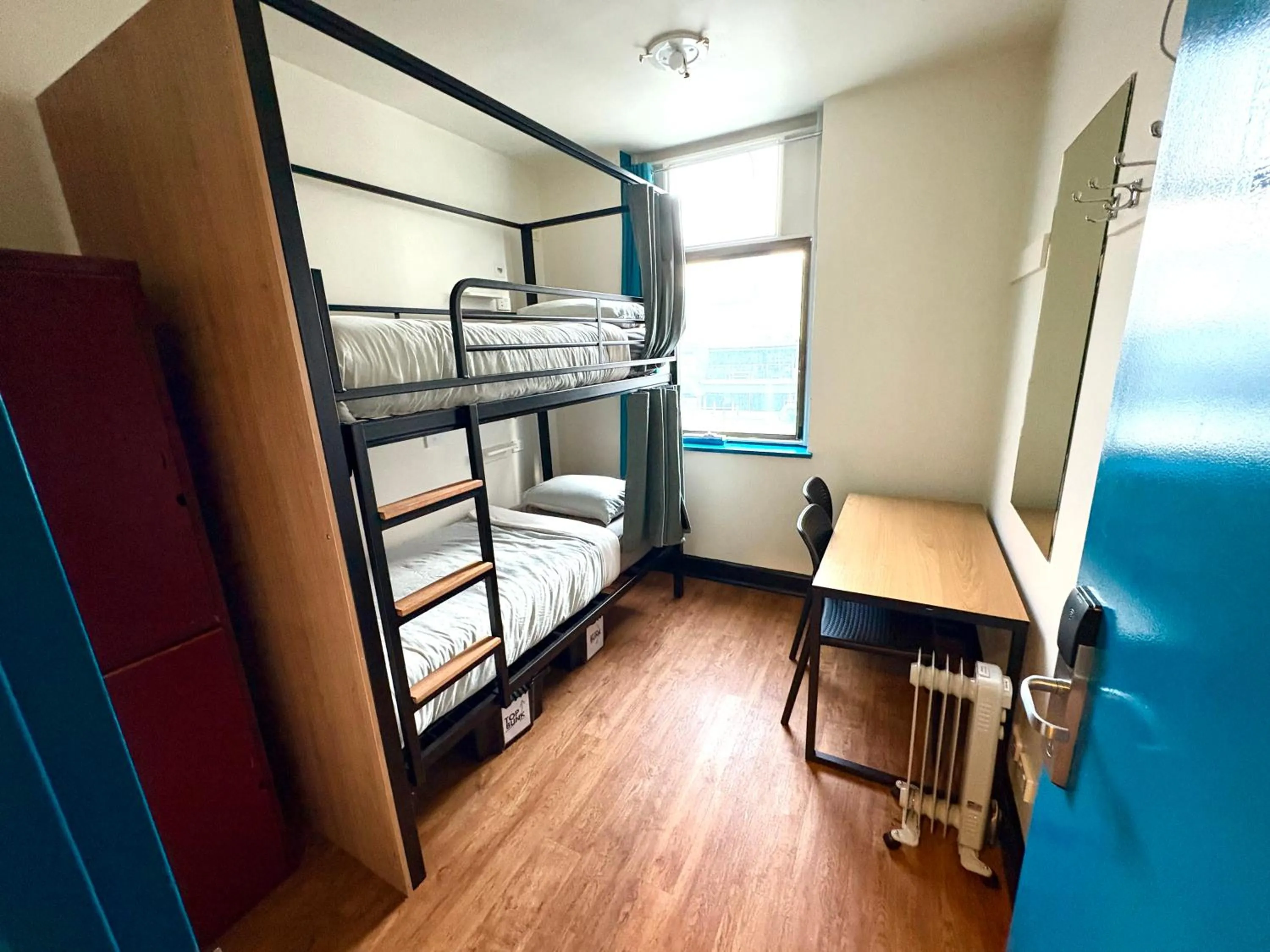 Bedroom, Bed in Flinders Backpackers