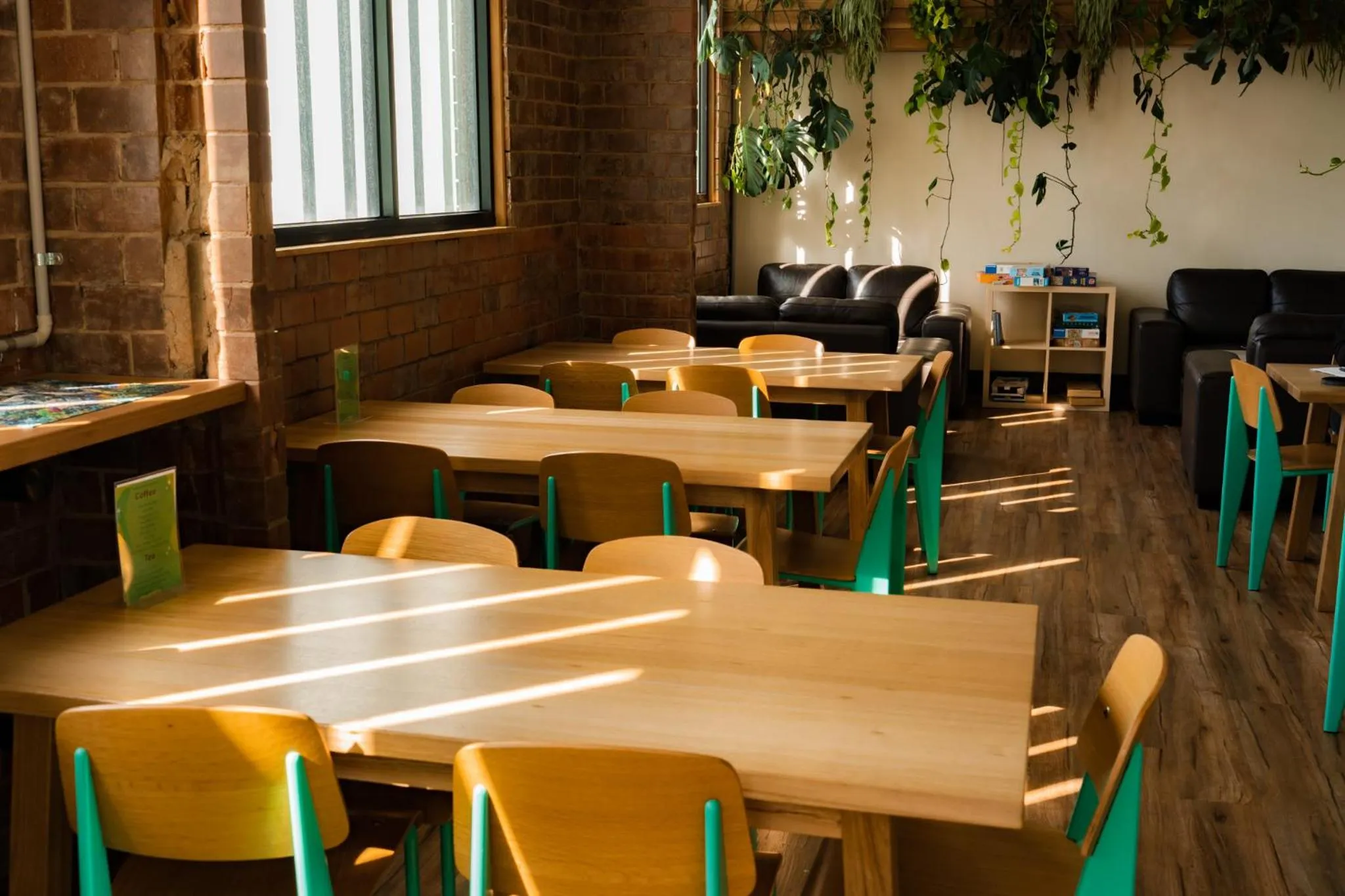 Restaurant/places to eat in Flinders Backpackers