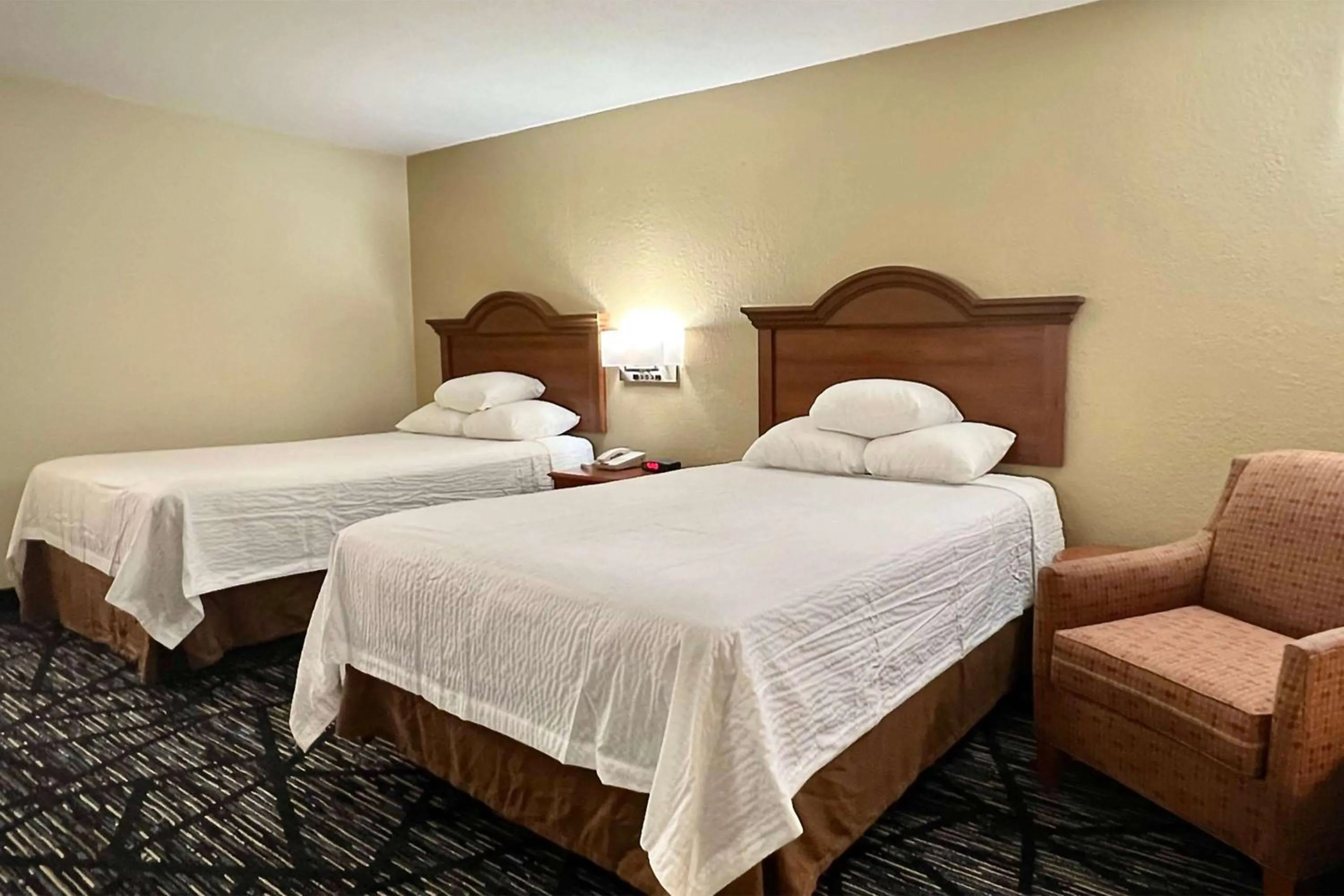 Photo of the whole room in Baymont by Wyndham Troy