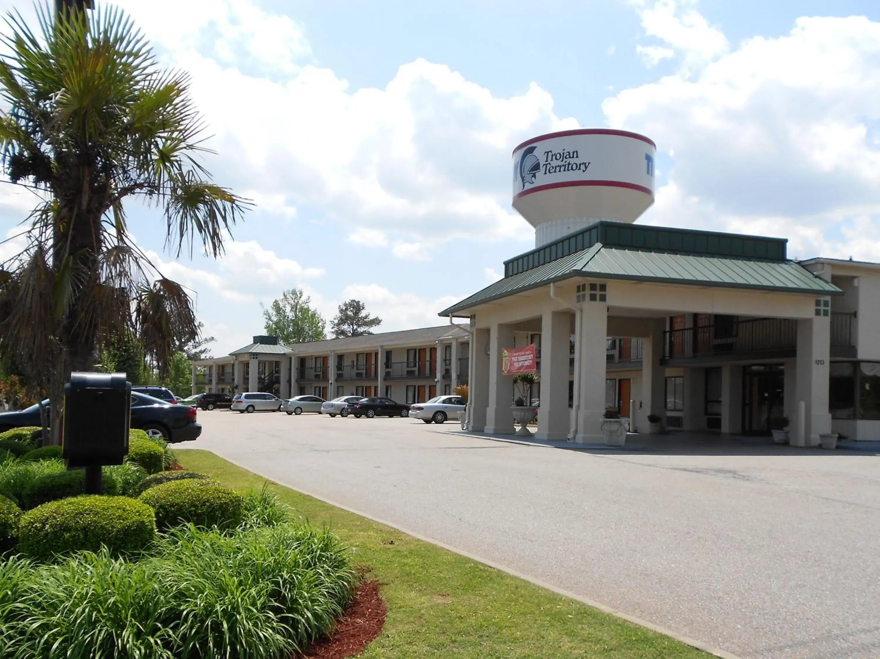Facade/entrance in Baymont by Wyndham Troy Facade/entrance in Baymont by Wyndham Troy
