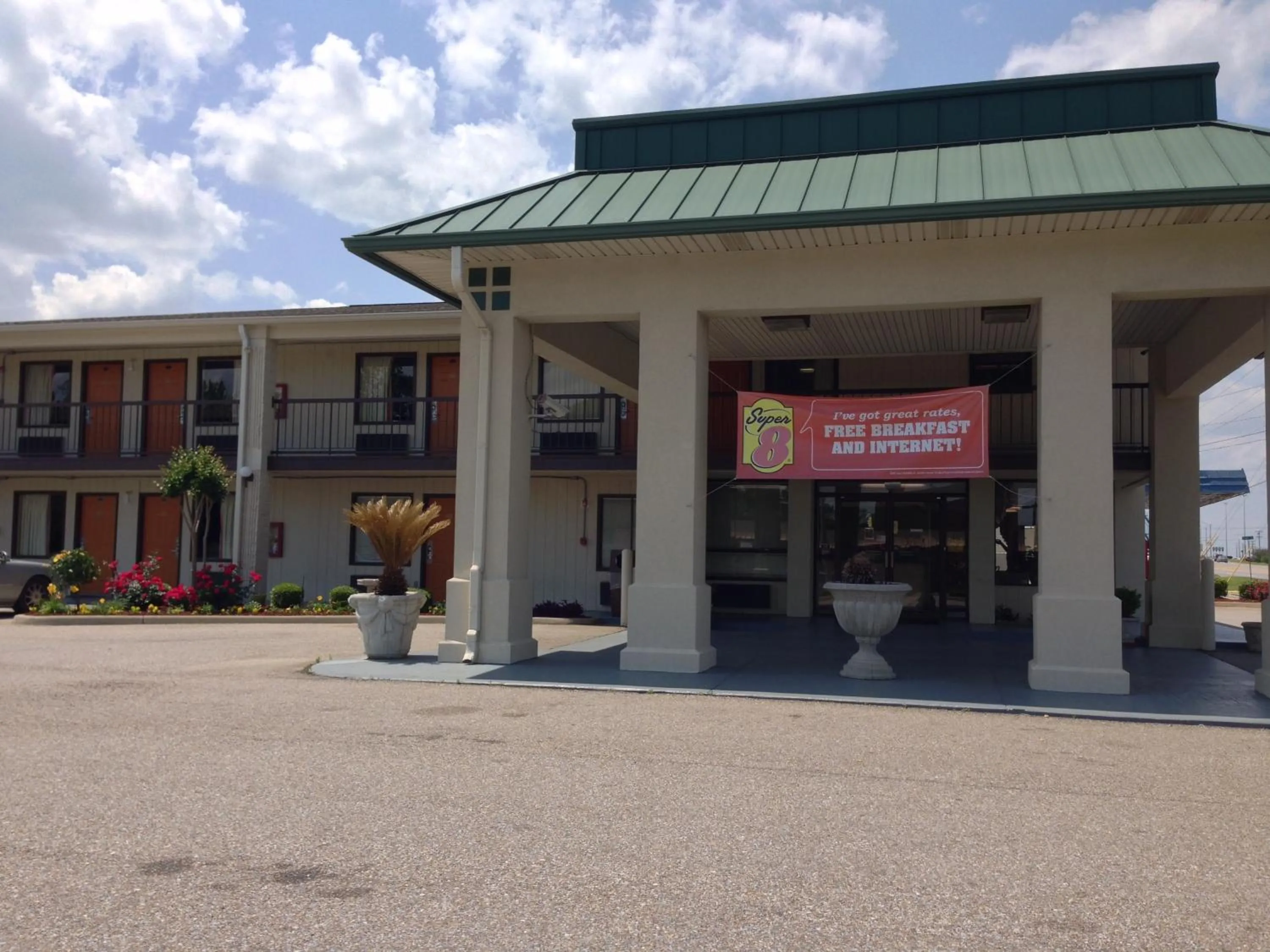 Facade/entrance in Baymont by Wyndham Troy