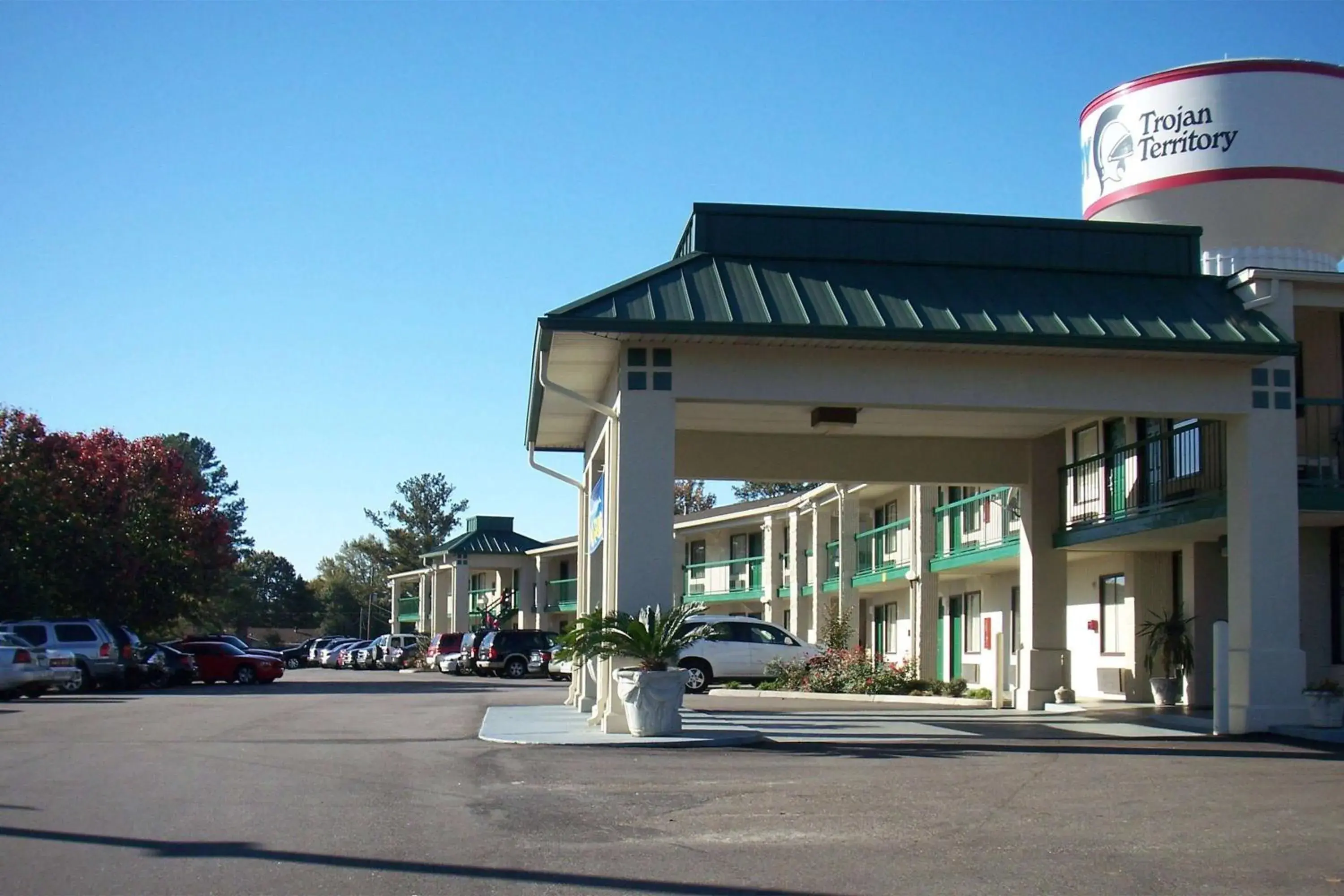 Property building in Baymont by Wyndham Troy Property building in Baymont by Wyndham Troy