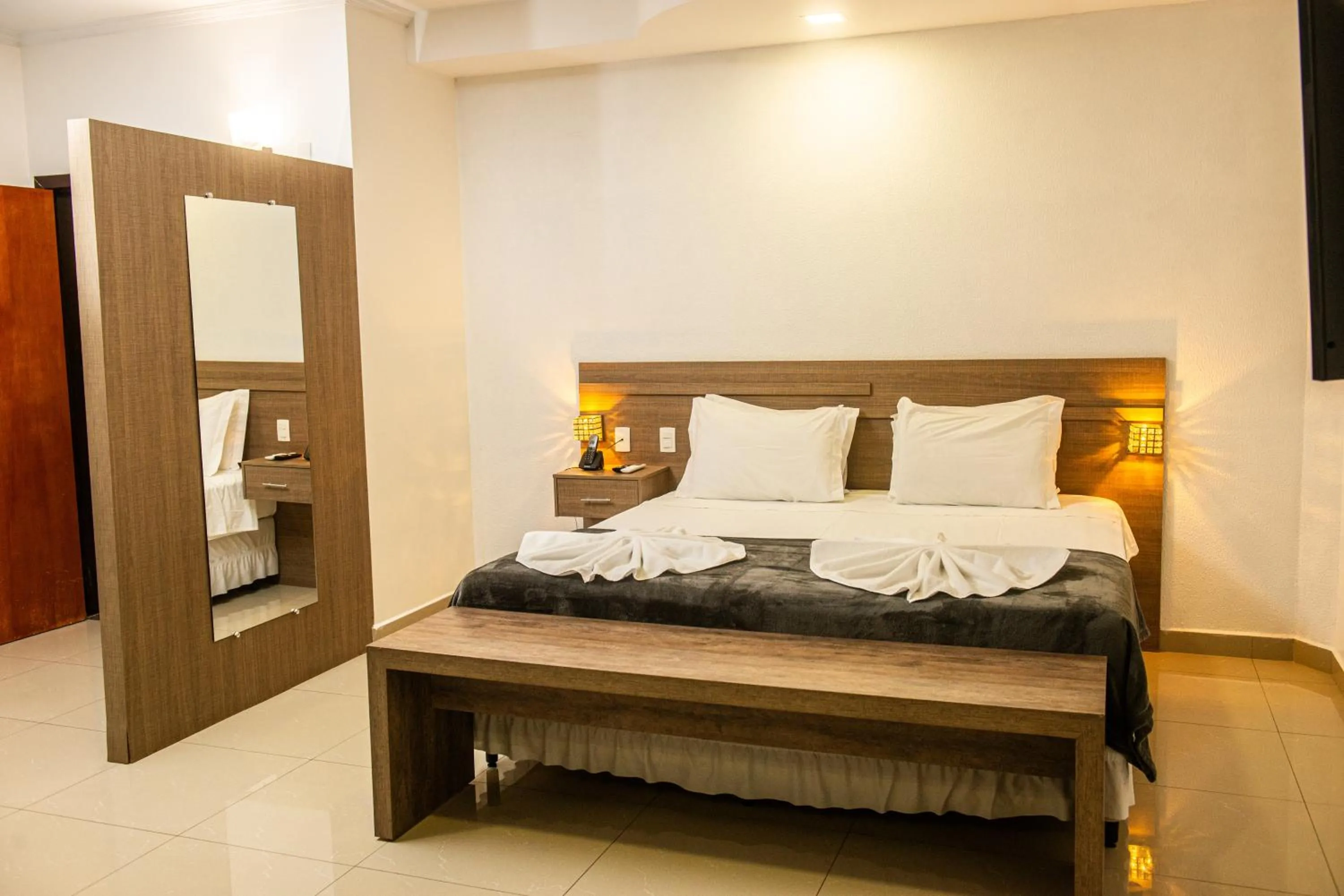 Bedroom, Bed in San Lucas Hotel - 06km de Maringa