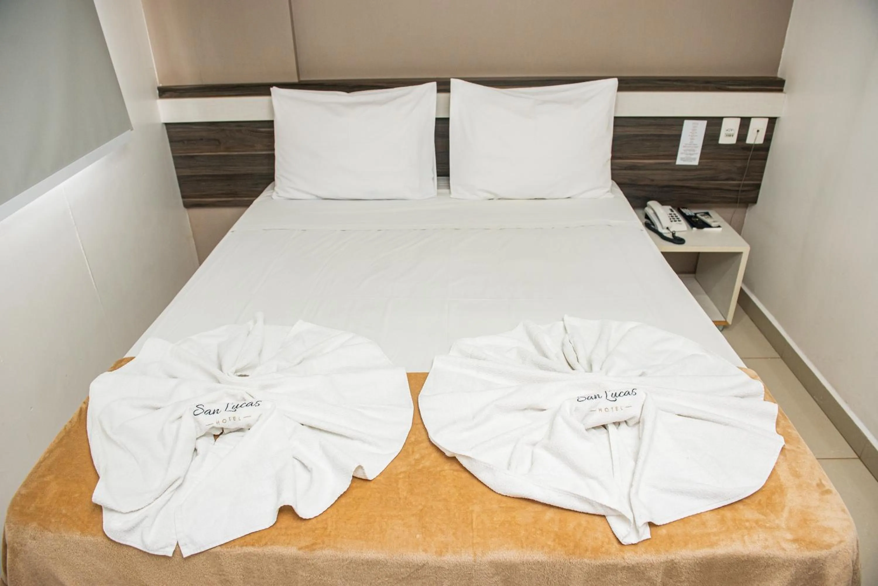 Bed in San Lucas Hotel - 06km de Maringa