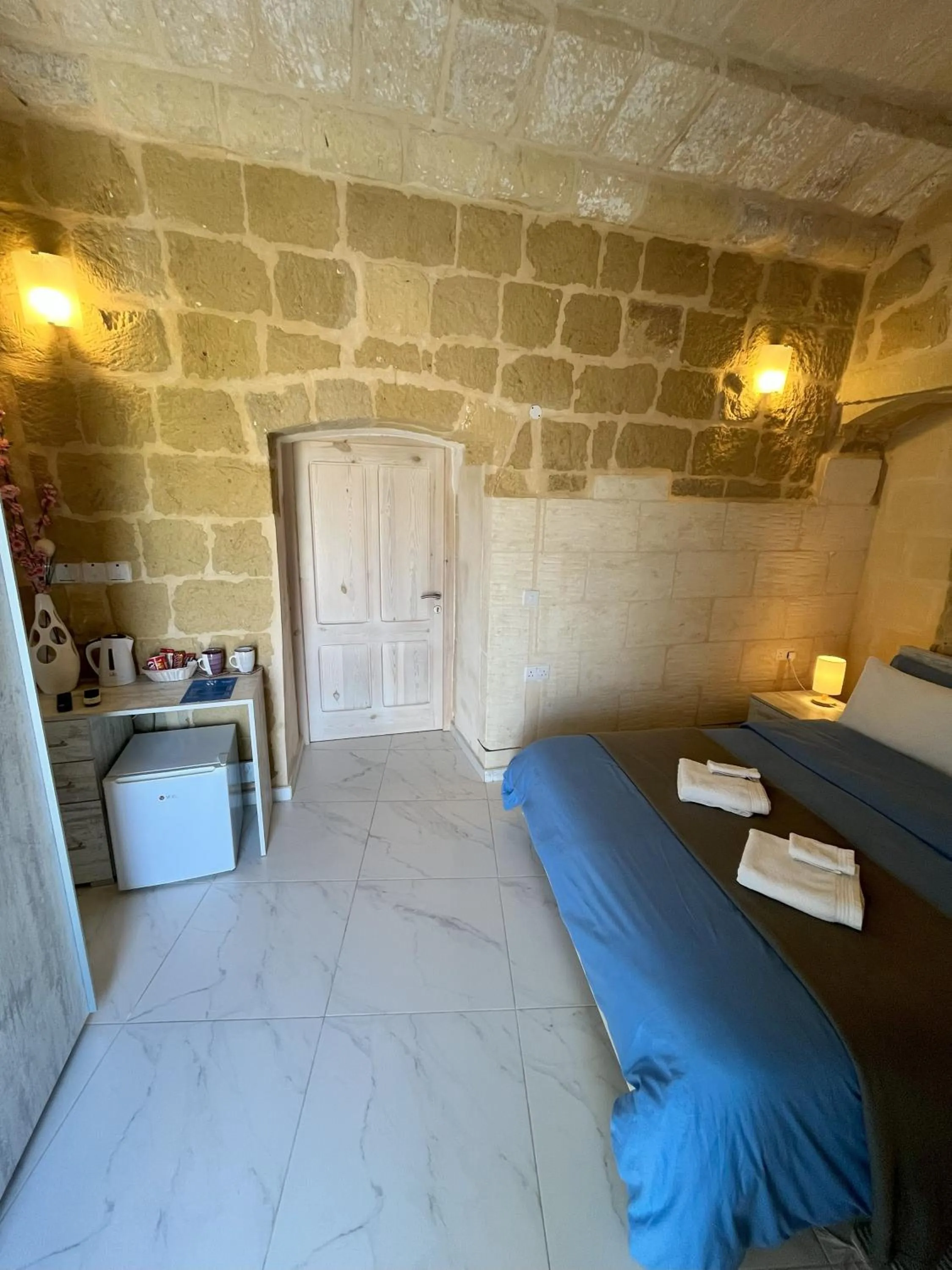 Double Room with Sea View in Fiftyfour West Boutique Living