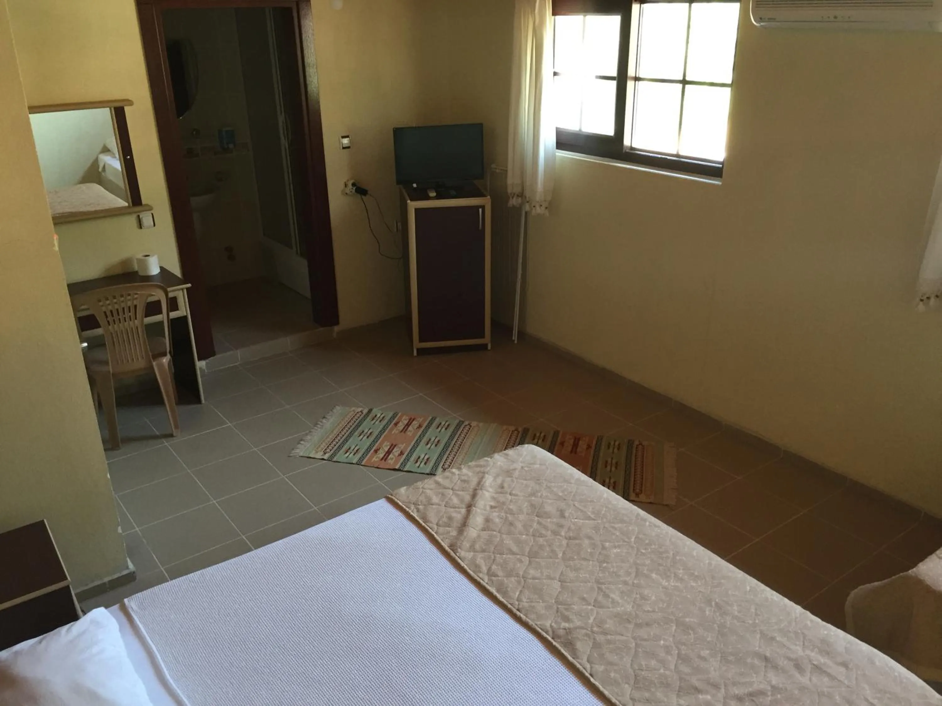 Bedroom, Bed in Hamle Hotel