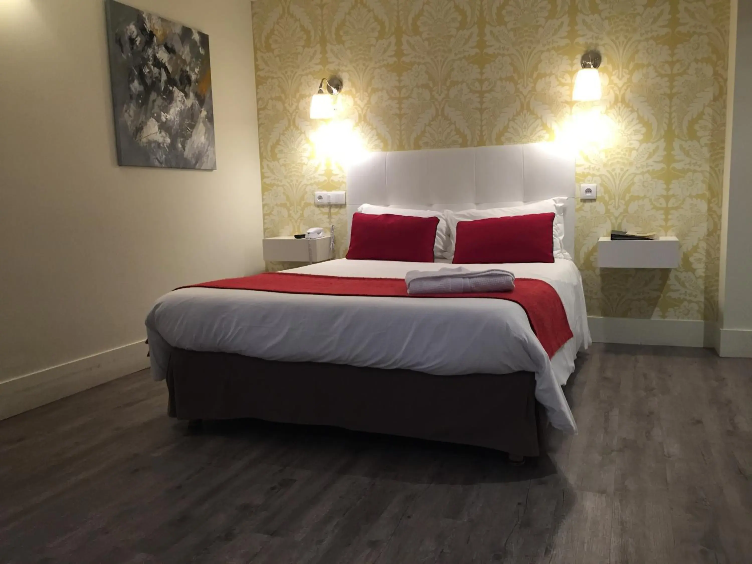 Photo of the whole room, Bed in Hotel Dauphin Photo of the whole room, Bed in Hotel Dauphin