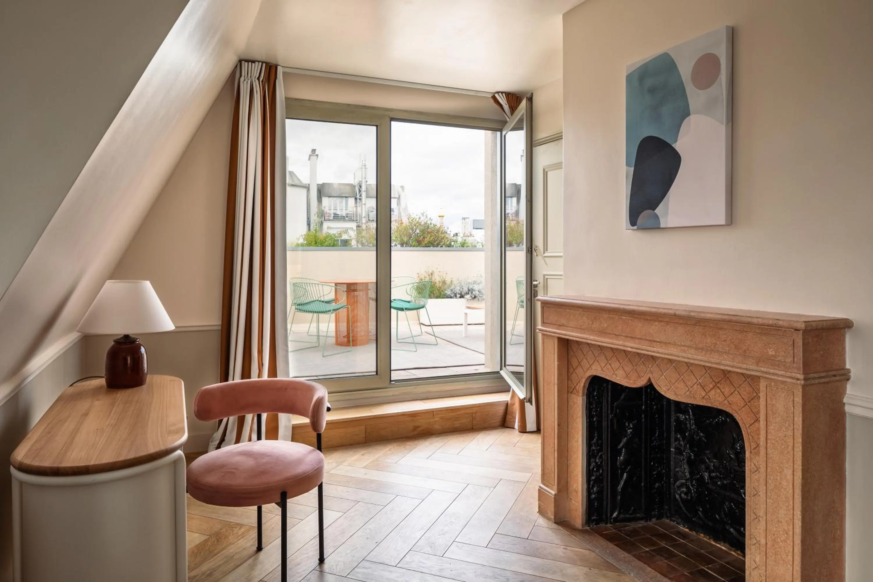 Balcony/Terrace in Royal Garden Champs-Élysées