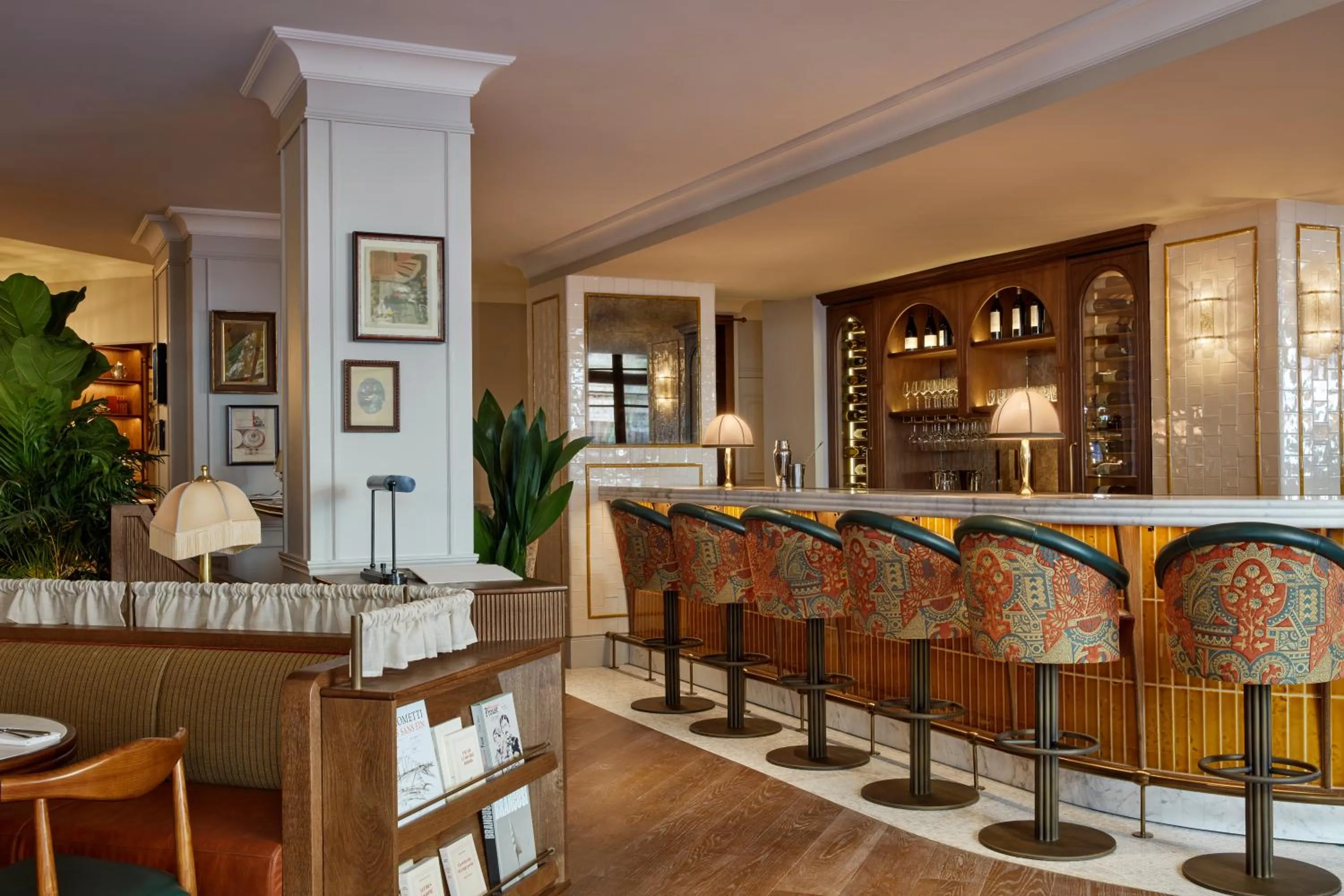 Lounge or bar in Miiro Le Grand Hôtel Cayré