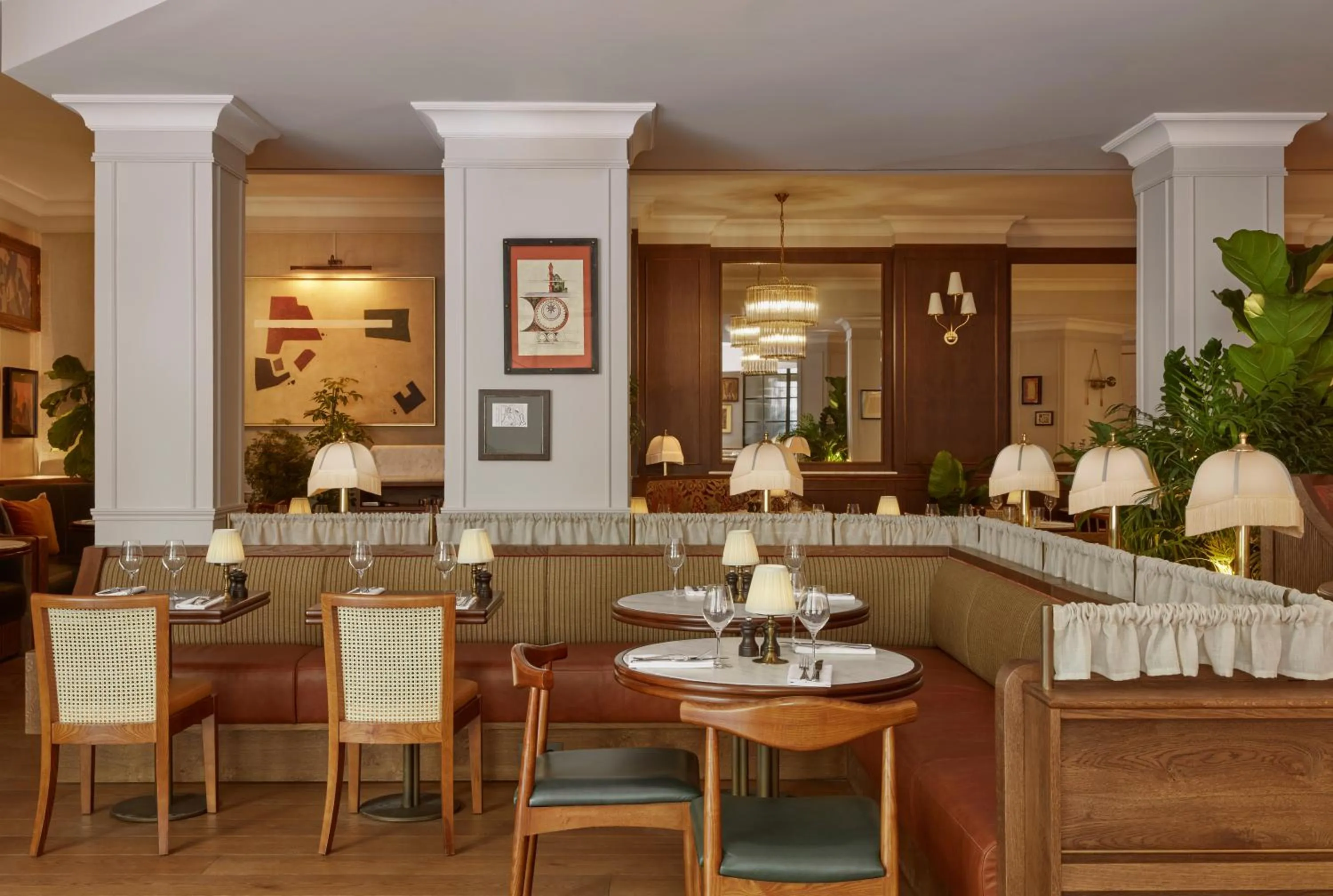 Restaurant/places to eat in Miiro Le Grand Hôtel Cayré