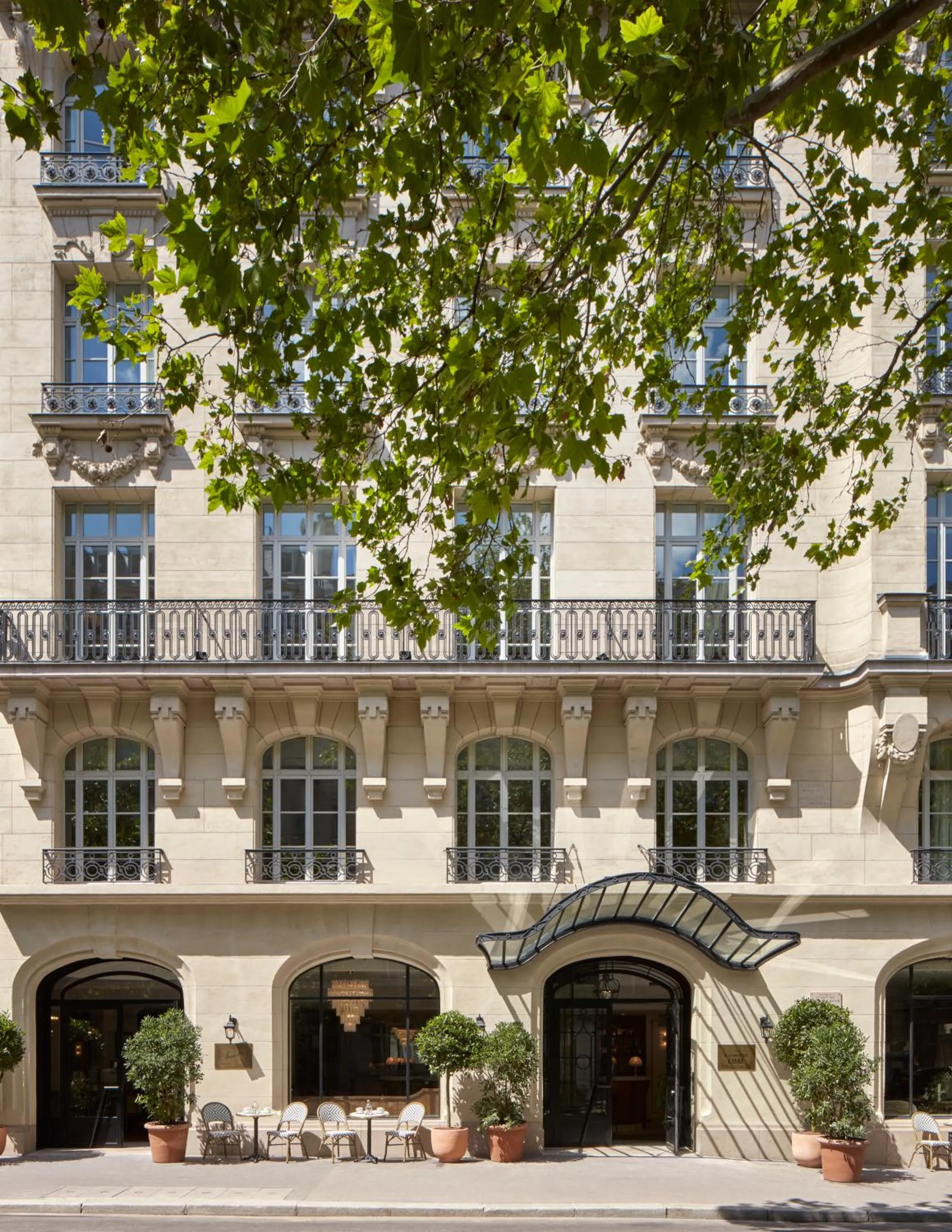 Property building in Miiro Le Grand Hôtel Cayré