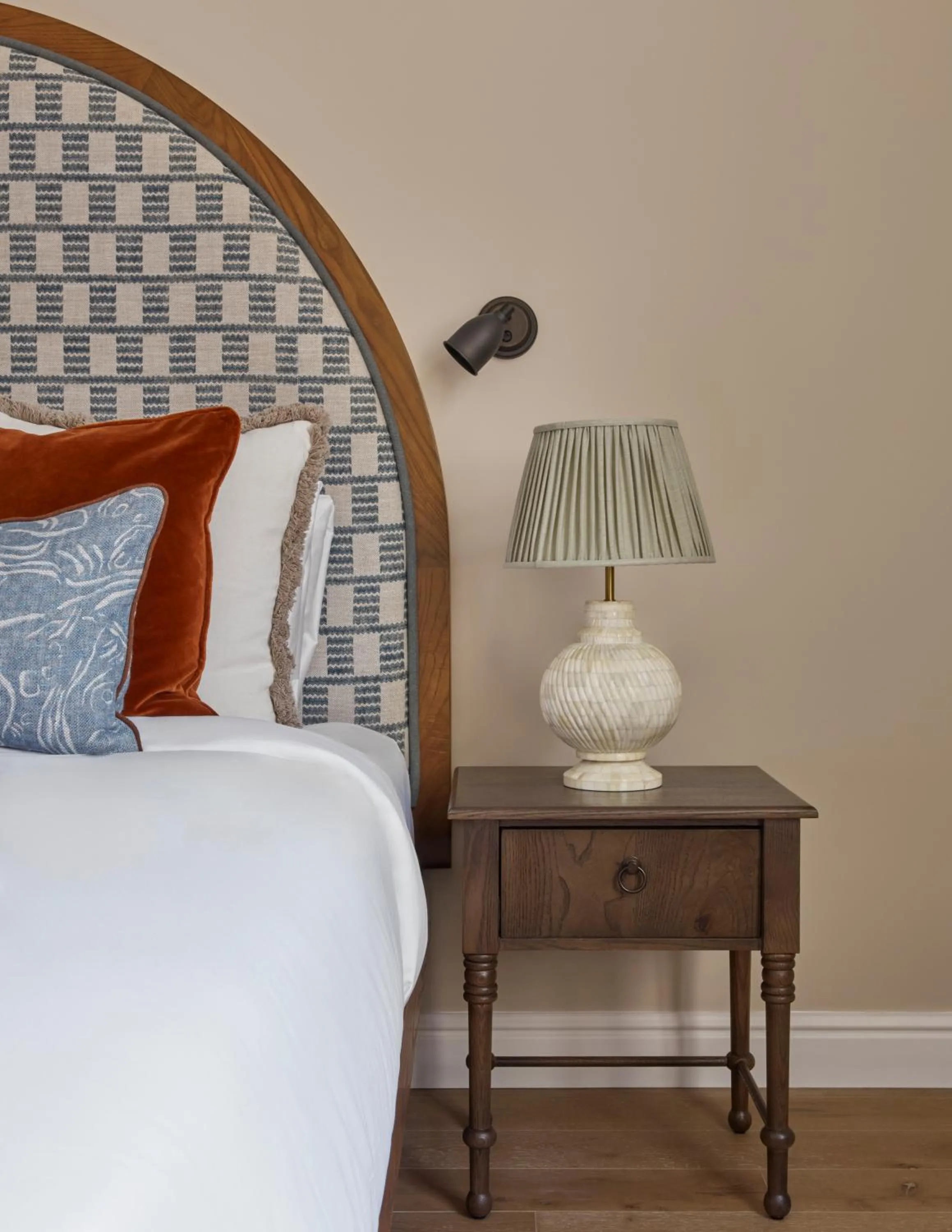 Bed in Miiro Le Grand Hôtel Cayré