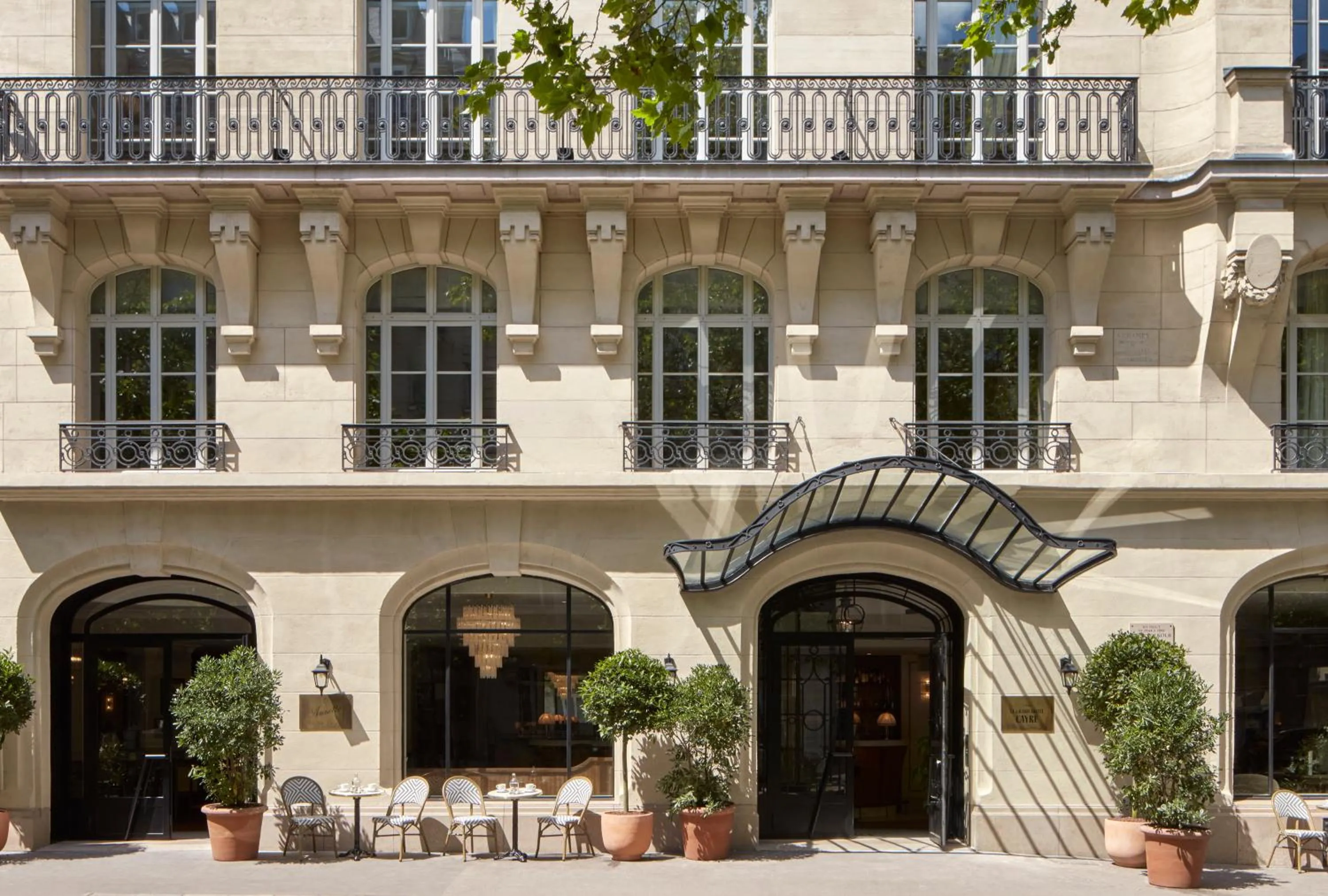Property building in Miiro Le Grand Hôtel Cayré