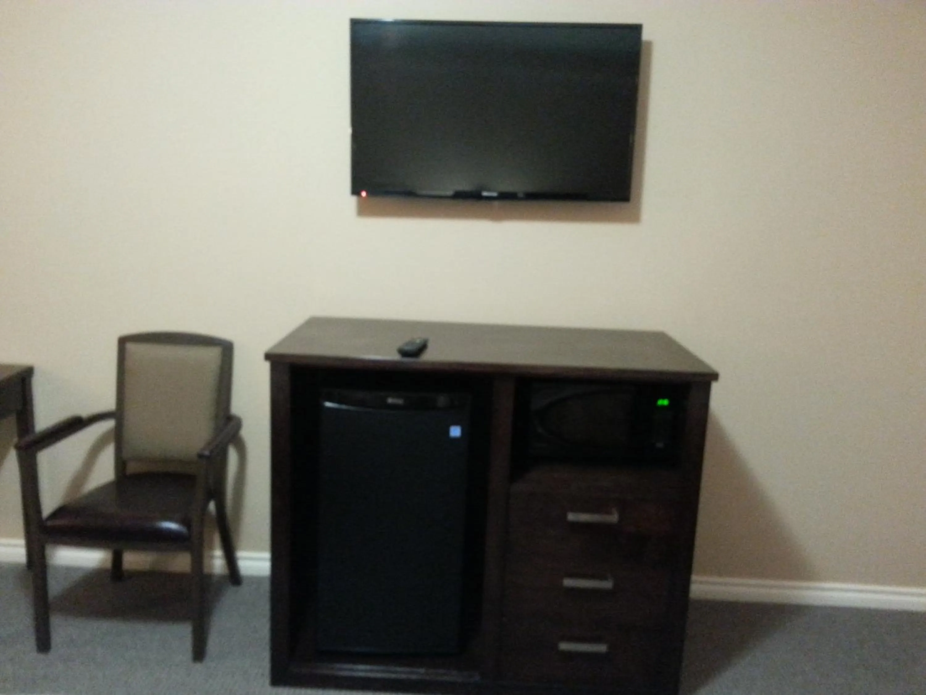 TV and multimedia in Sunrise Motel