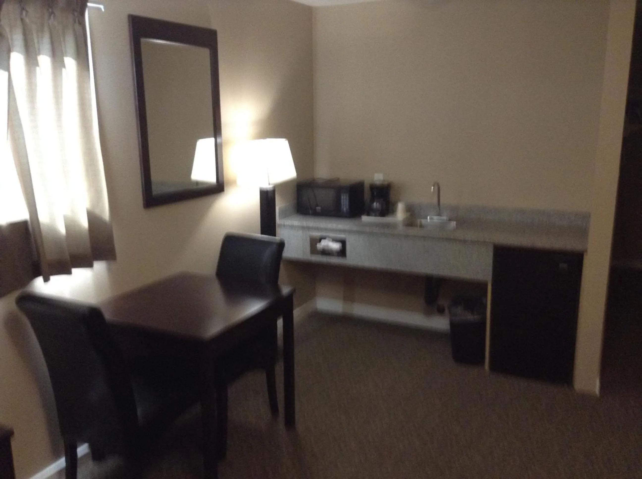 Coffee/tea facilities in Sunrise Motel