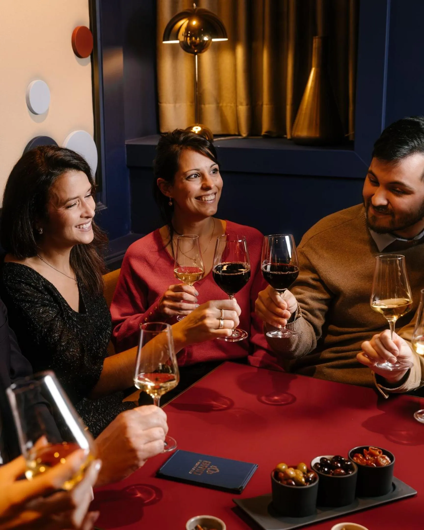 Lounge or bar in HANNONG Hotel & Wine Bar